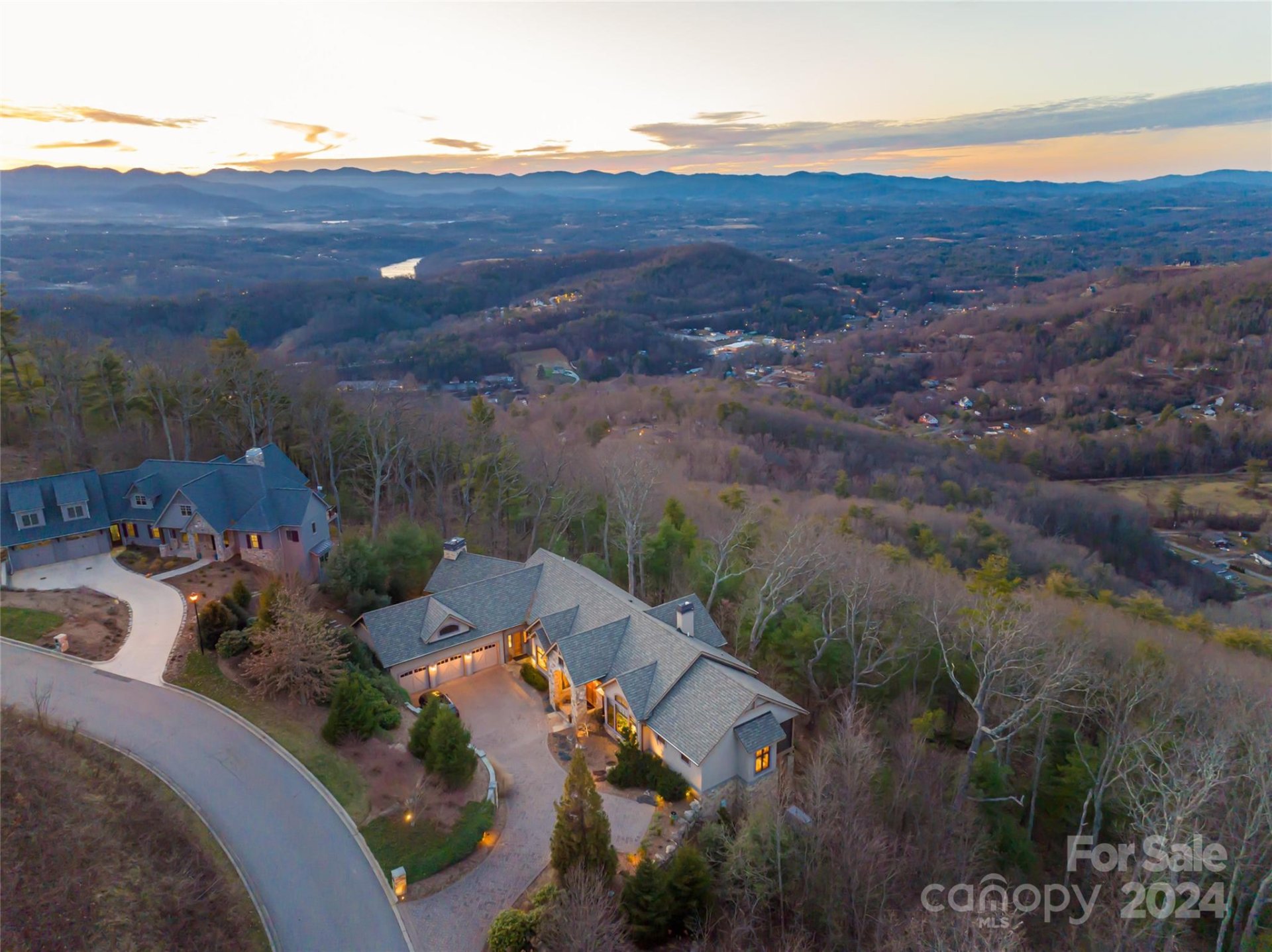 Property image 4 at 120 Summit Tower Circle, Asheville, NC 28804