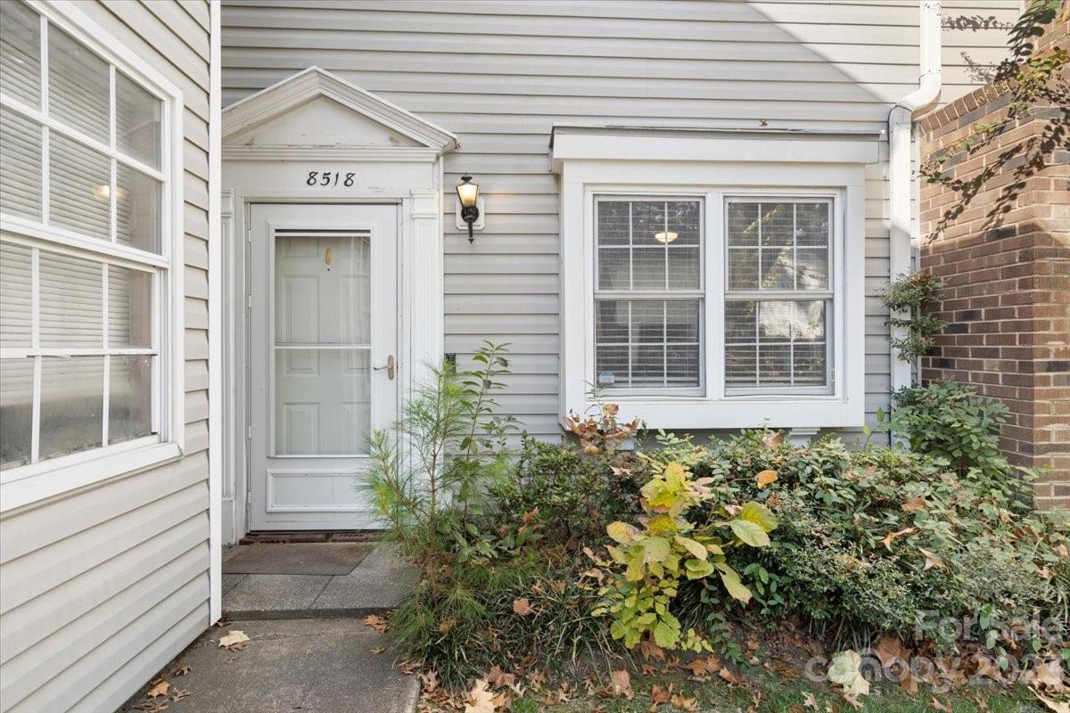 Property image 1 at 8518 Castle Pine Court, Charlotte, NC 28226
