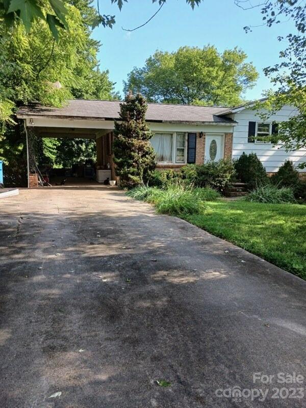 Property image 1 at 2547 Ne 32nd Avenue, Hickory, NC 28601