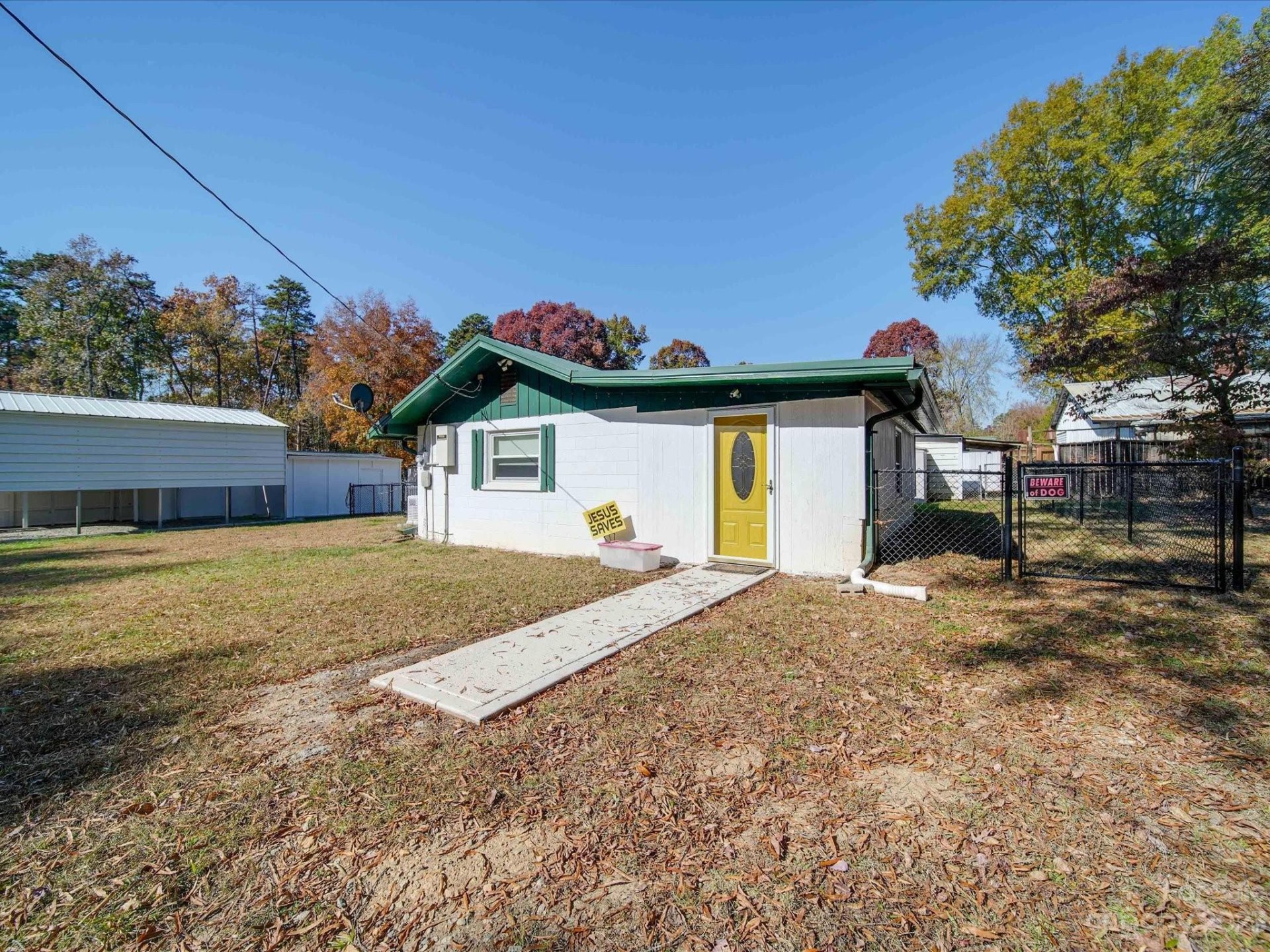 Property image 1 at 139 9th Avenue, New London, NC 28127