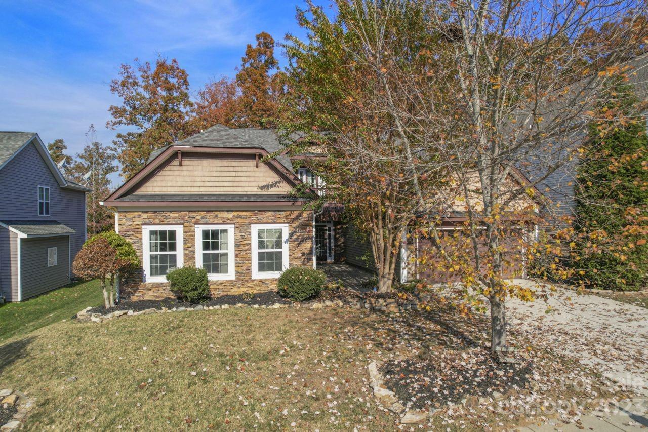 Property image 1 at 1264 Saint Johns Avenue, Matthews, NC 28104