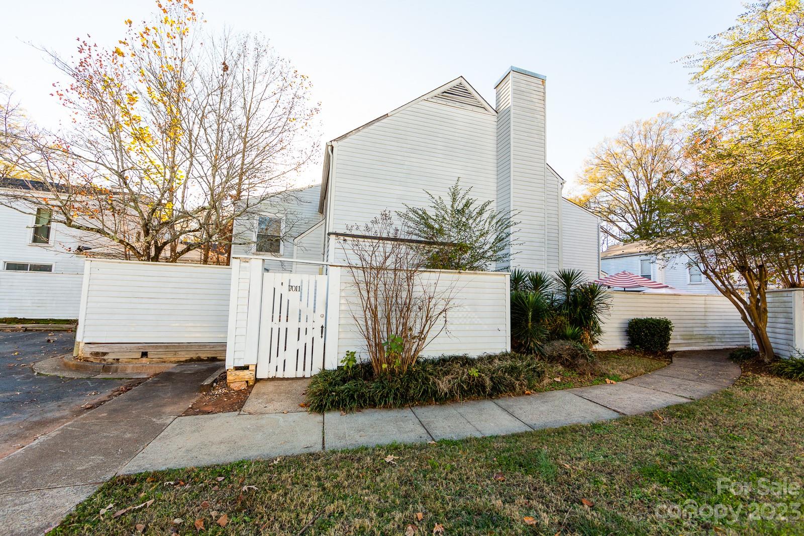 Property image 1 at 7011 Stonington Lane, Charlotte, NC 28227