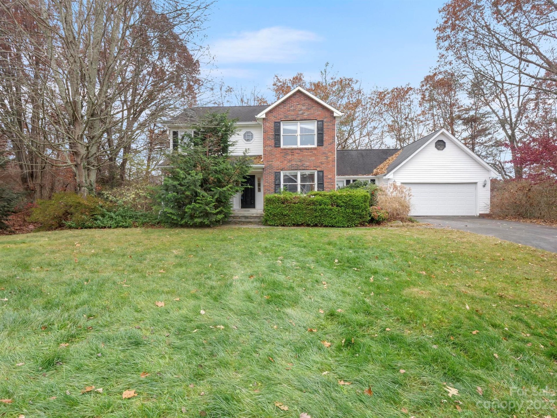 Property image 1 at 4 New Cross South, Asheville, NC 28805