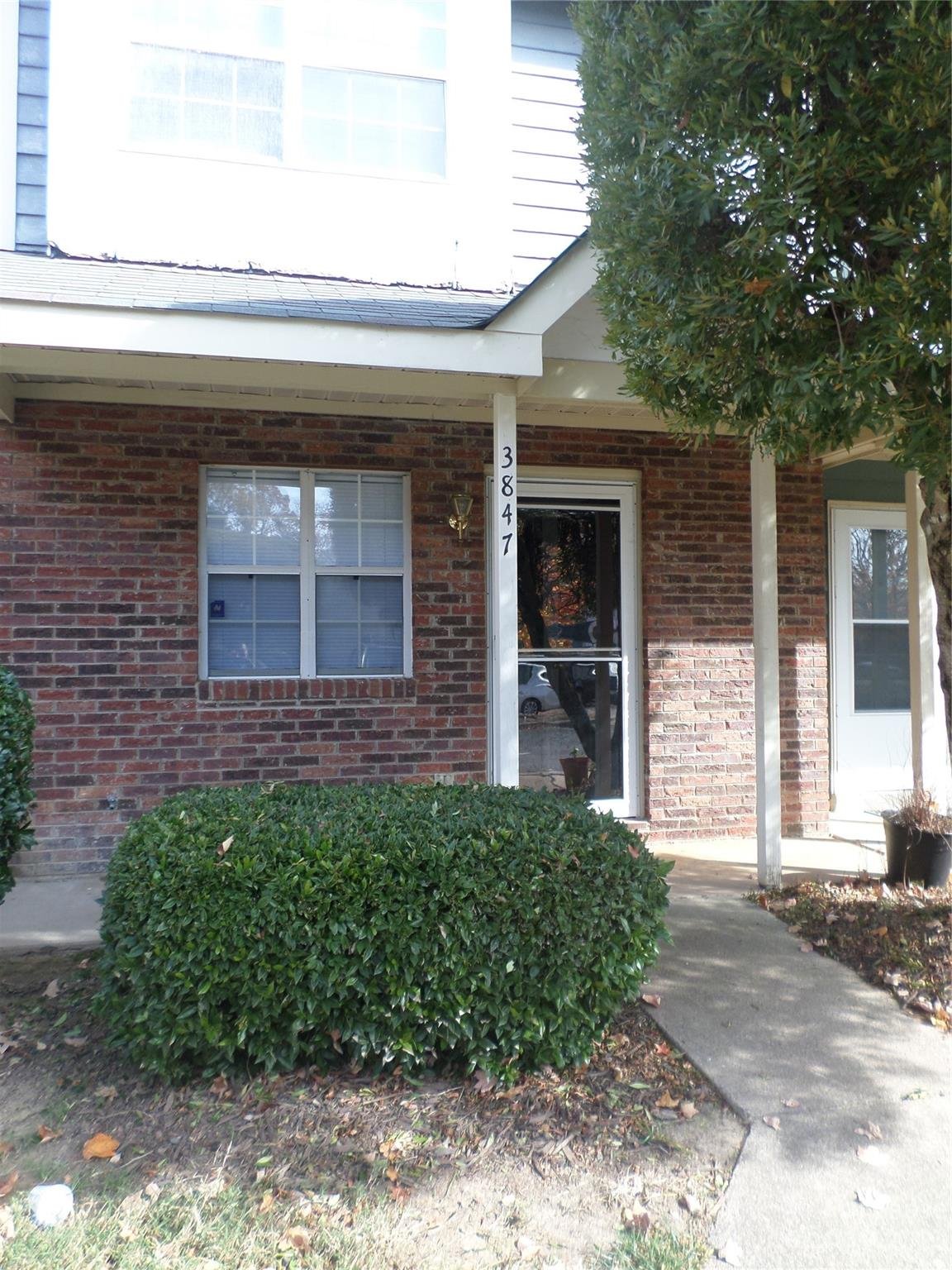 Property image 1 at 3847 Mosscroft Lane, Charlotte, NC 28215