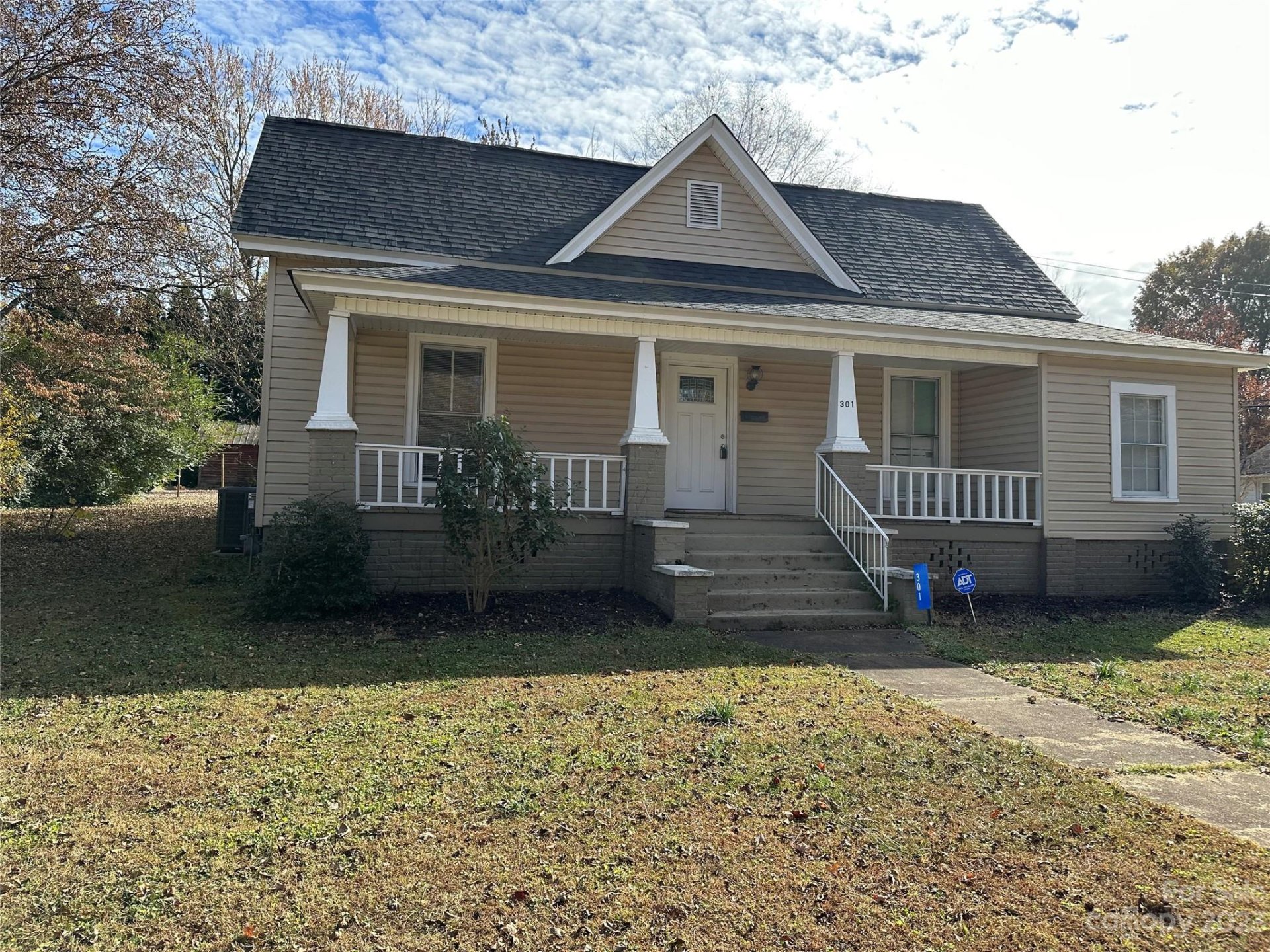 Property image 1 at 301 N Yadkin Avenue, Spencer, NC 28159