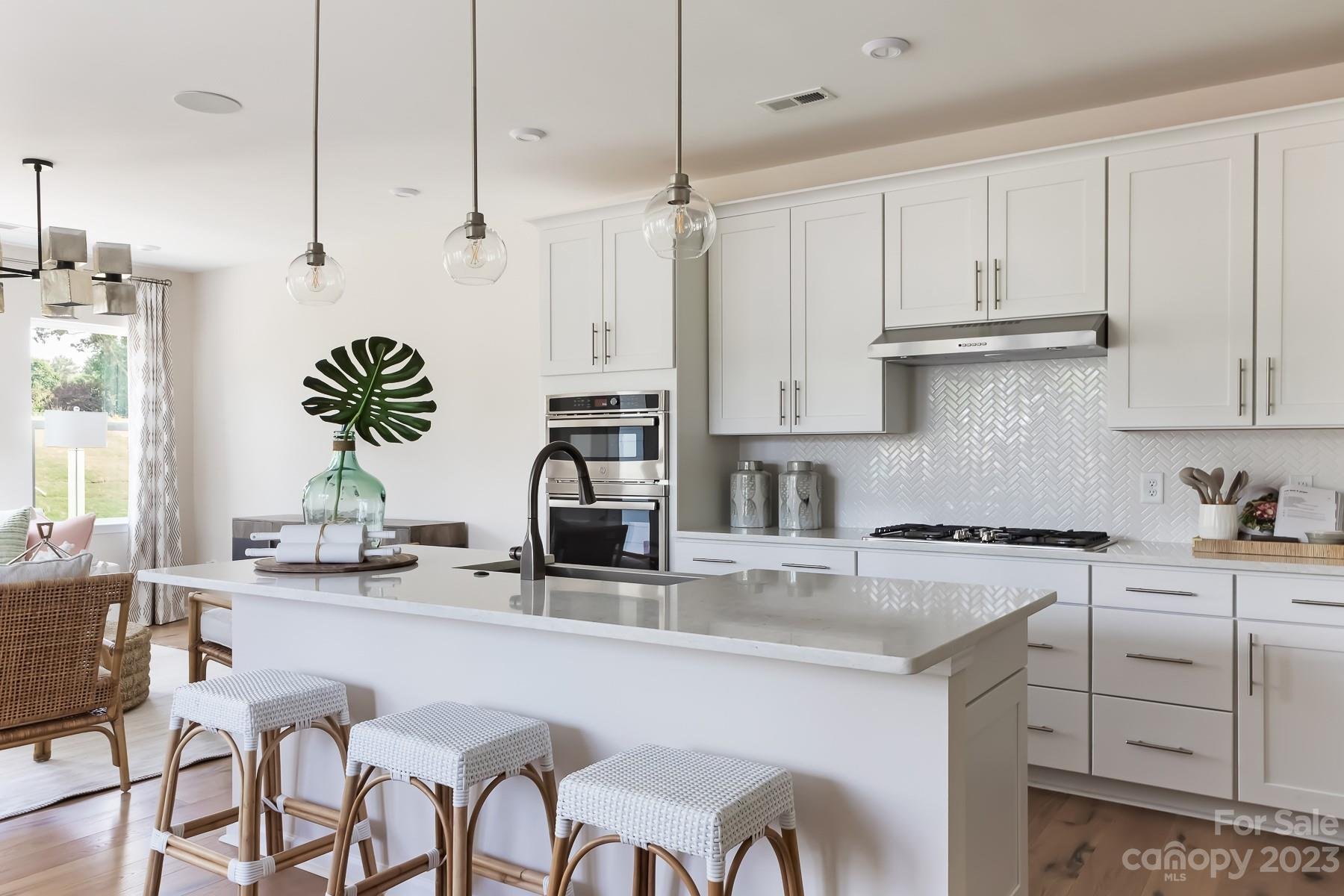 118 E Berkeley Avenue