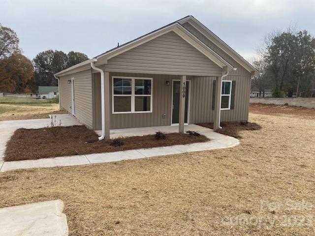 Property image 1 at 1009 Adams Street, Statesville, NC 28677