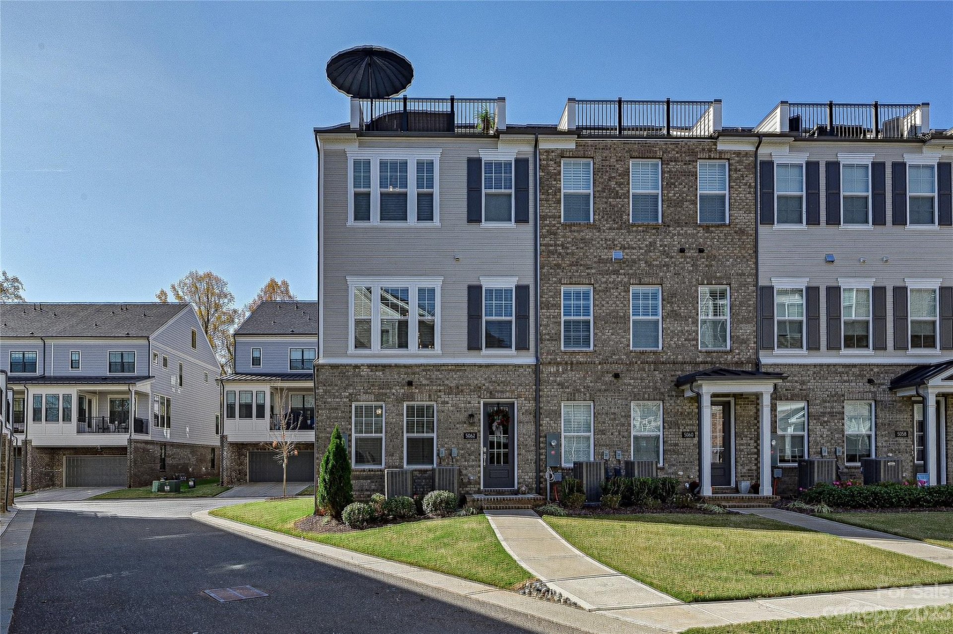 Property image 1 at 5062 Harrowsmith Lane, Charlotte, NC 28204