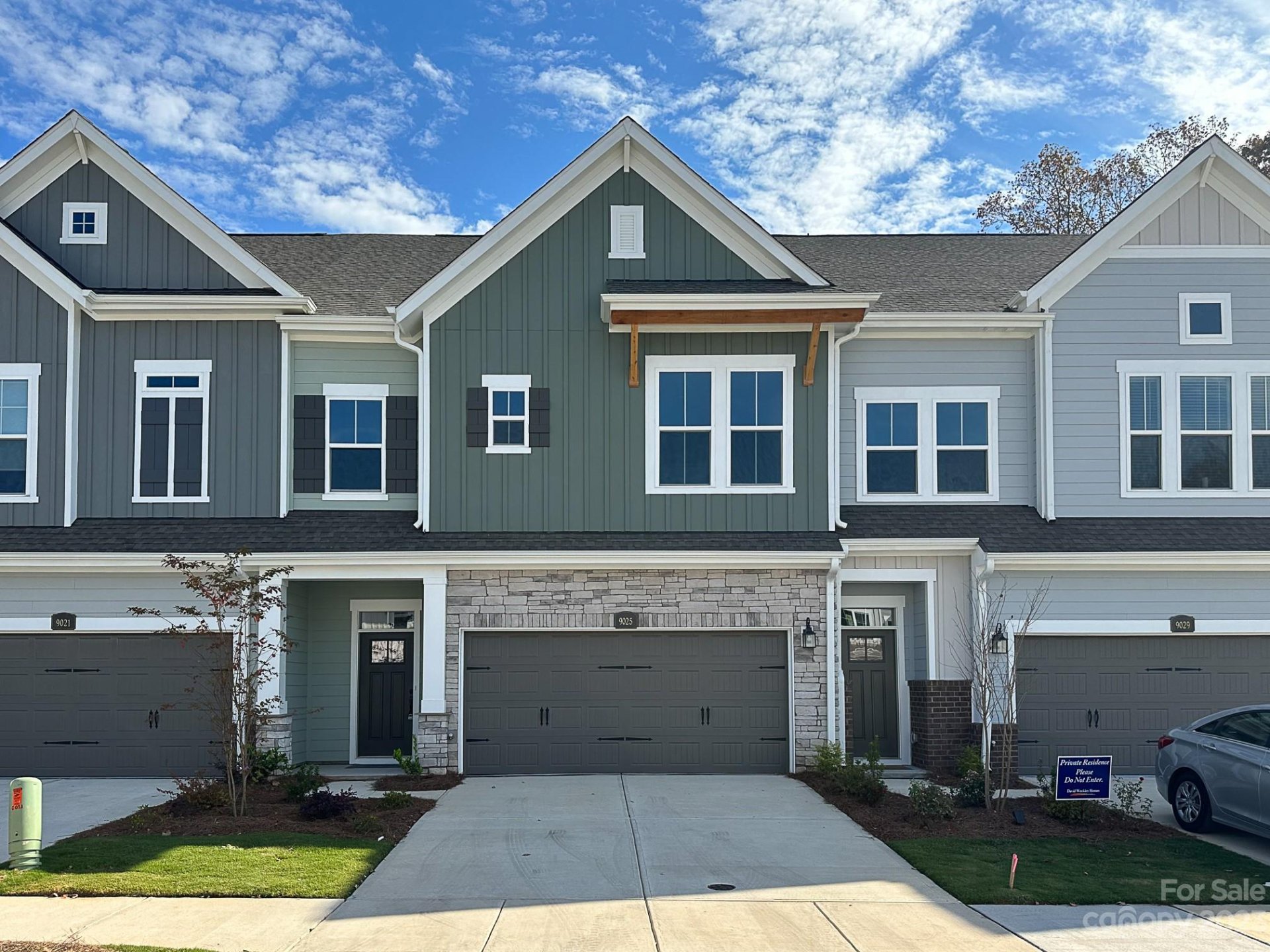 9025 Charles Francis Lane