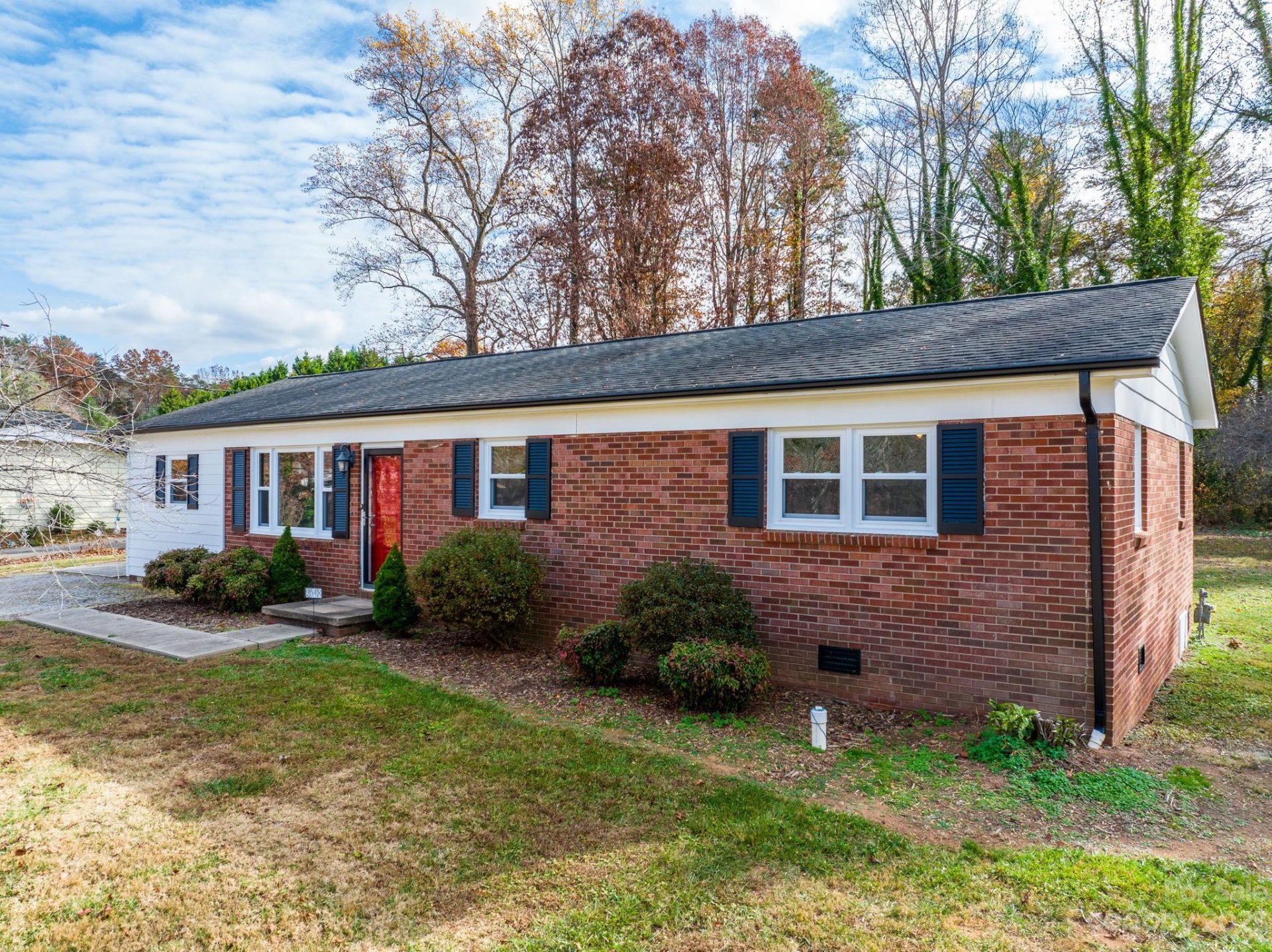 Property image 1 at 2548 32nd Avenue, Hickory, NC 28601