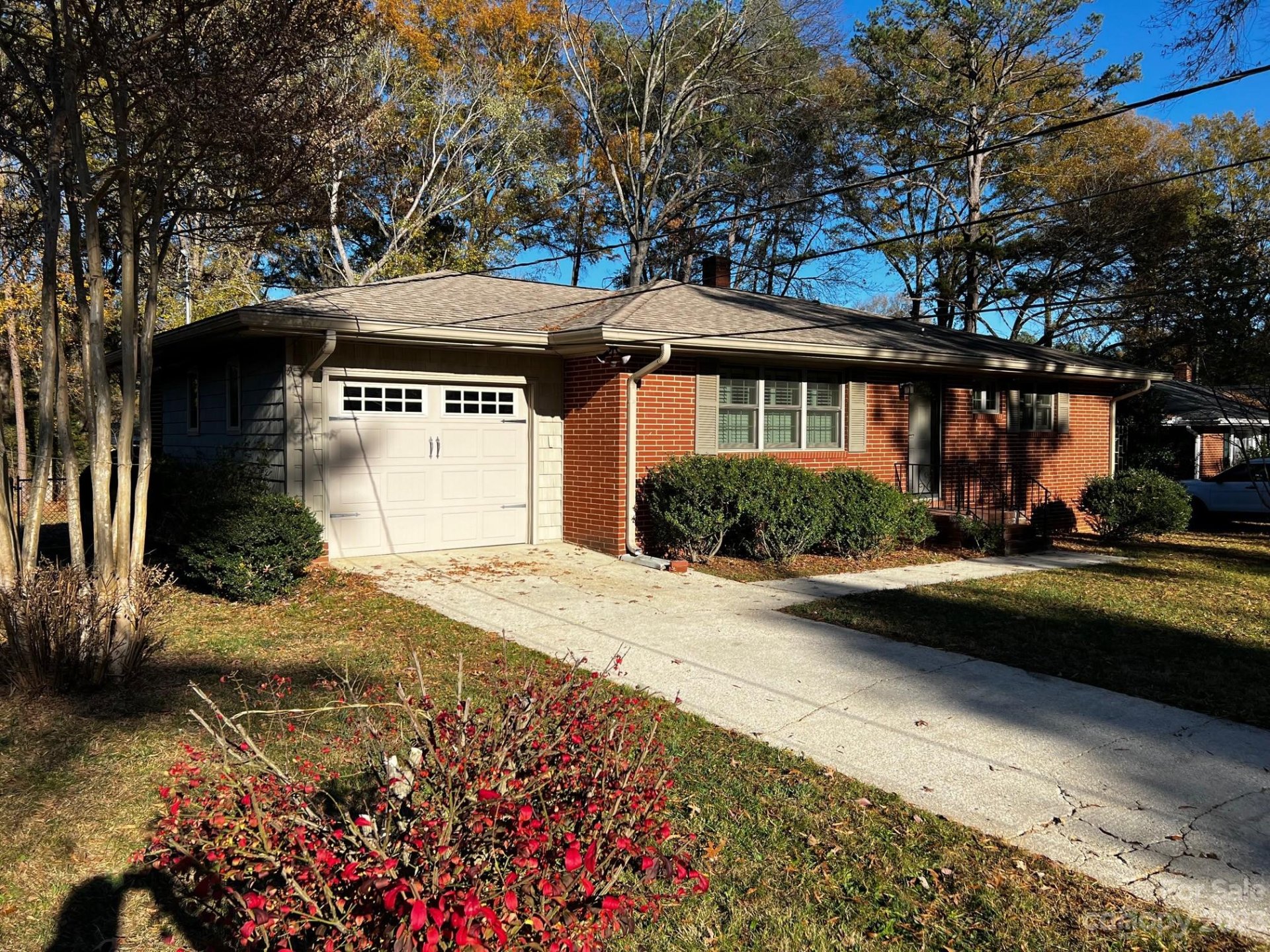 1623 W Colonial Drive