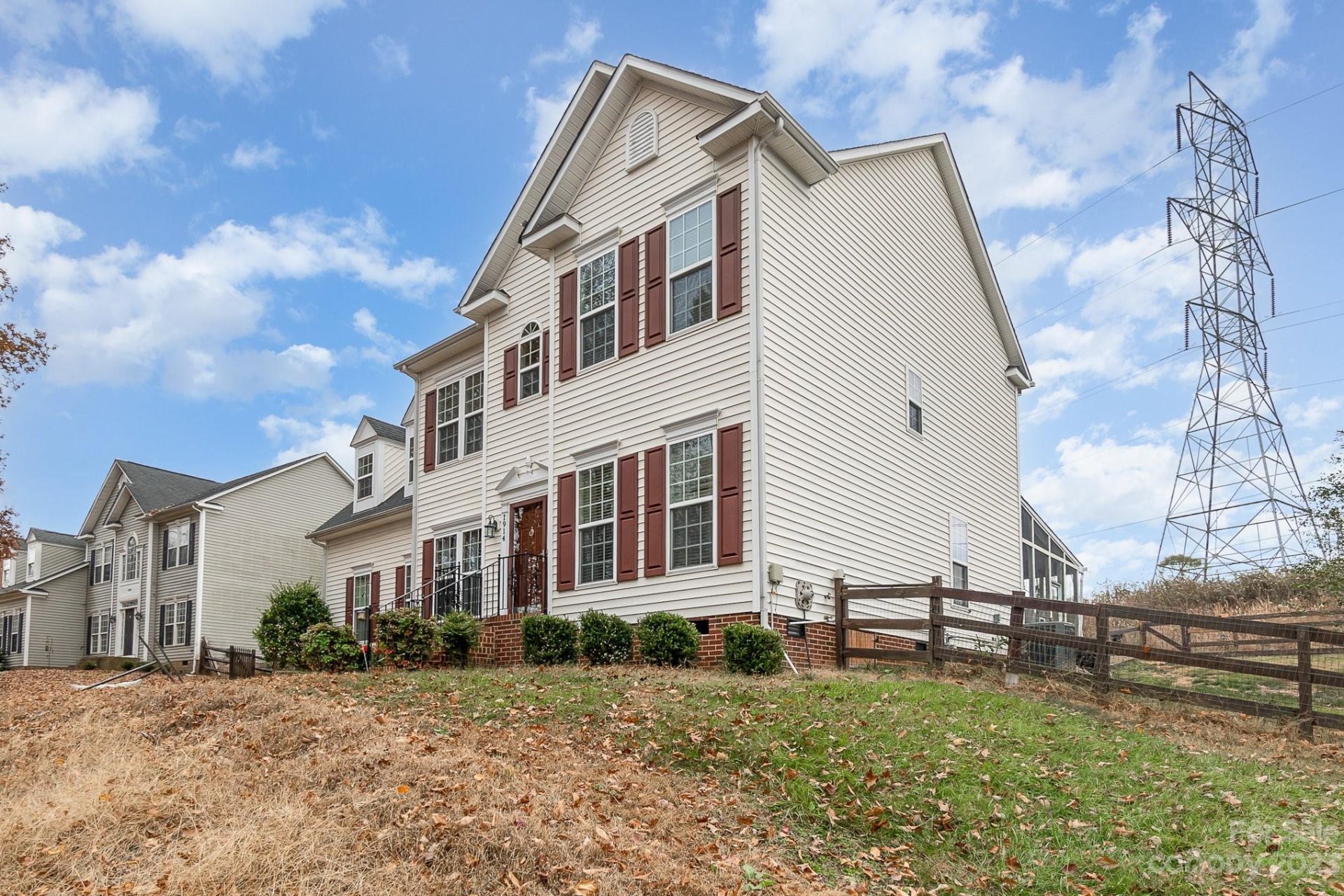 Property image 1 at 1914 Mt Isle Harbor Drive, Charlotte, NC 28214