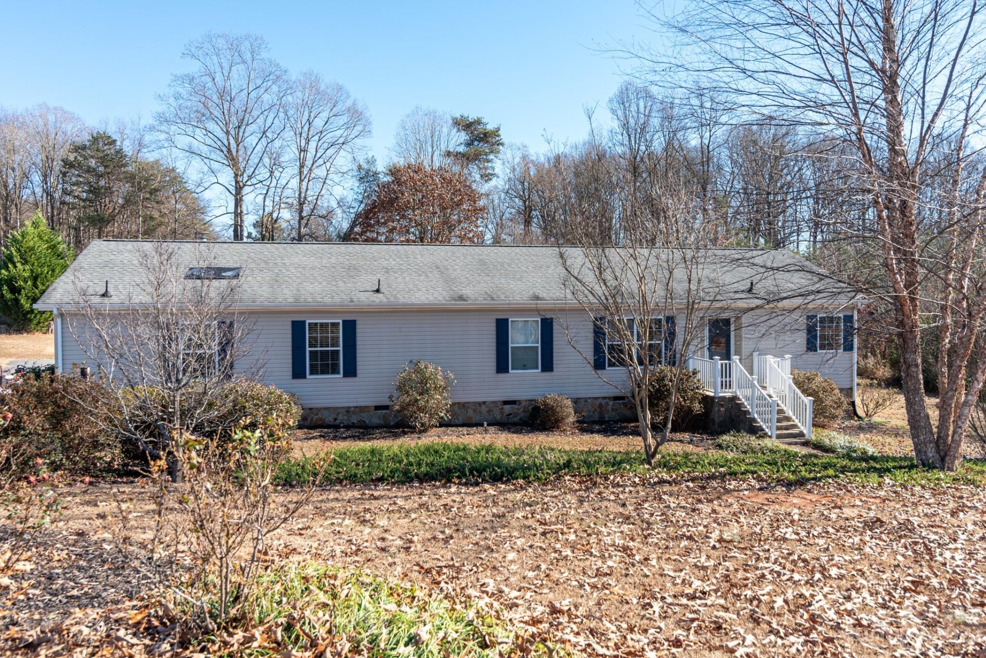 Property image 1 at 33 Charlie Mitchell Lane, Taylorsville, NC 28681