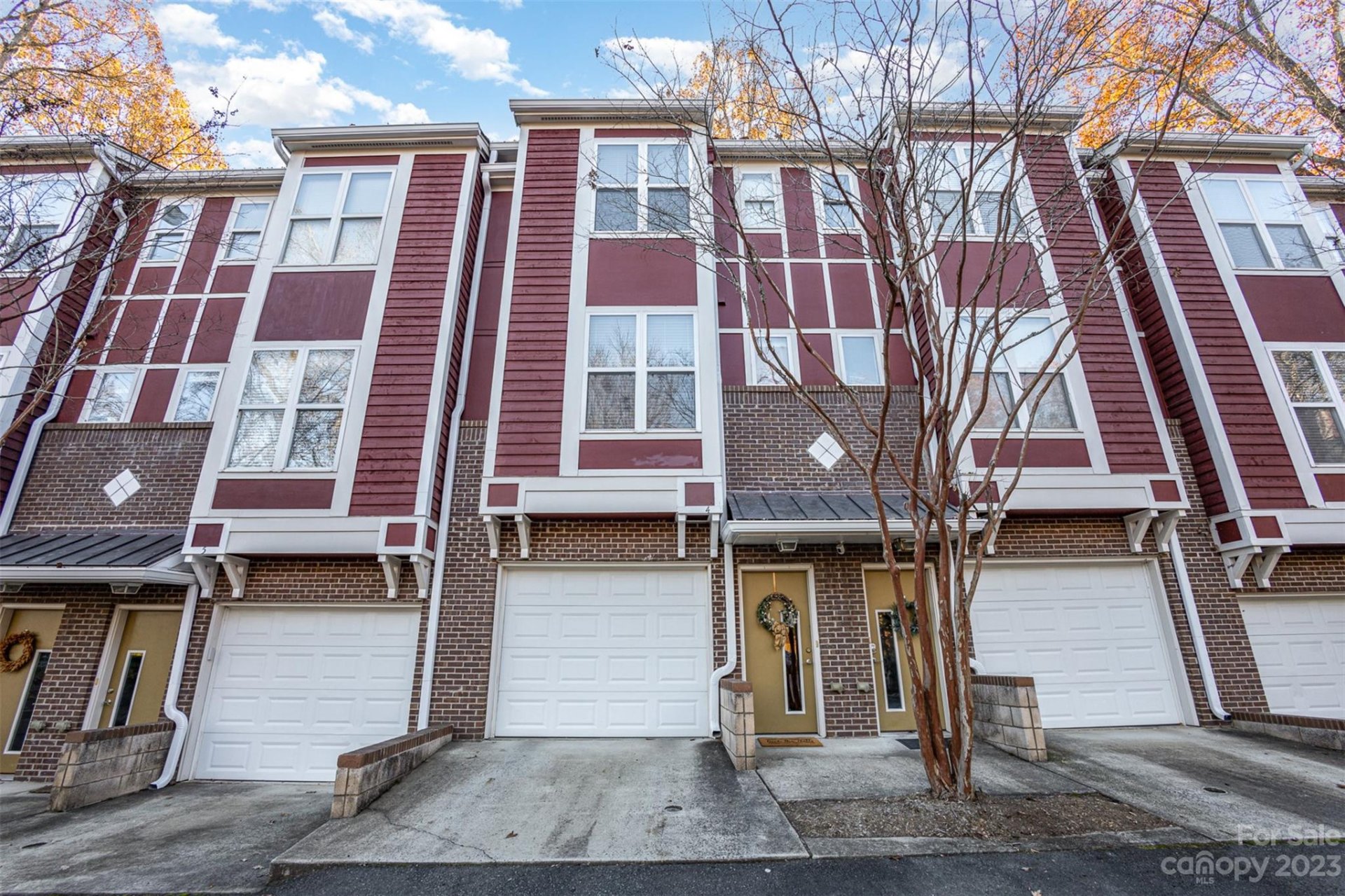 Property image 1 at 2504 Cranbrook Lane, Charlotte, NC 28207