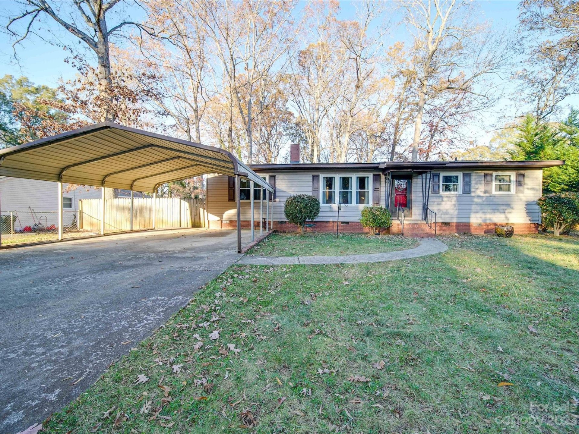 Property image 2 at 202 Woodlawn Avenue, York, SC 29745