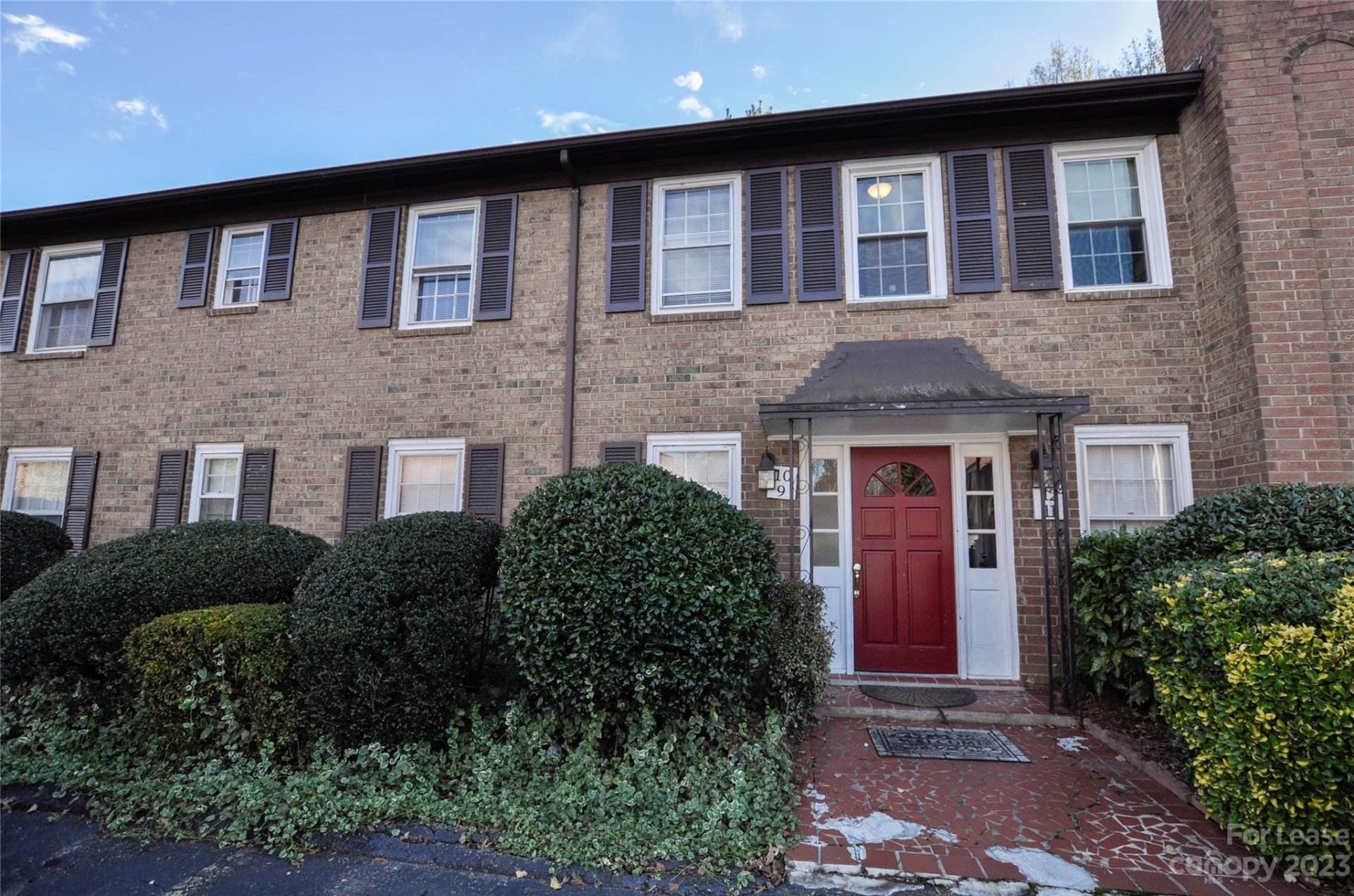 Property image 1 at 921 Nottingham Drive, Gastonia, NC 28054