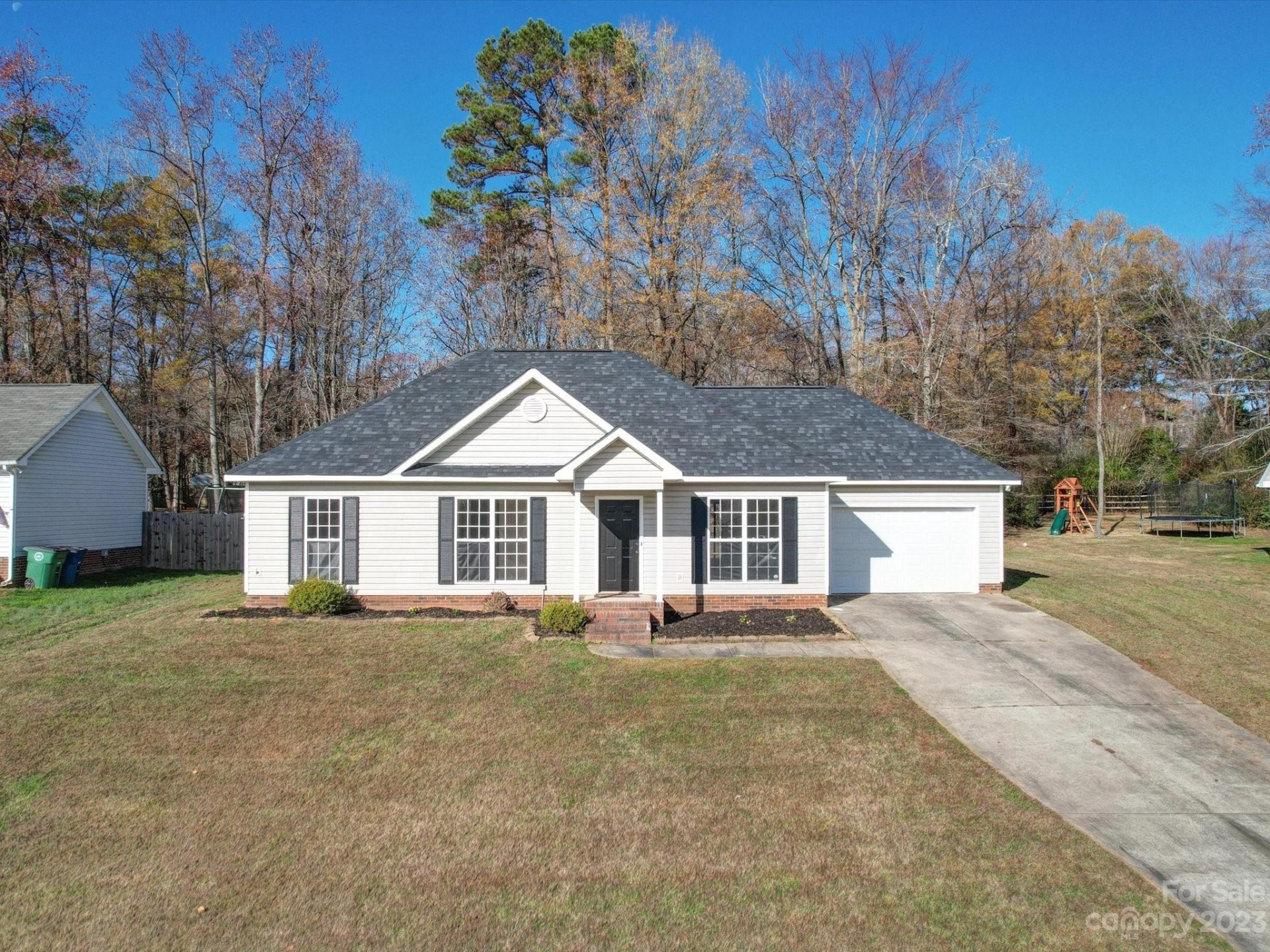 Property image 1 at 305 Tamarack Drive, Matthews, NC 28104