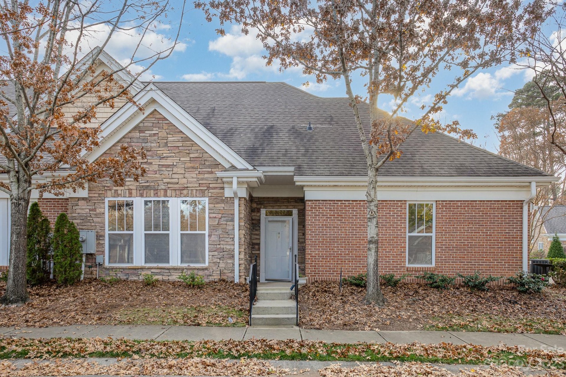 Property image 1 at 2834 Bellasera Way, Matthews, NC 28105