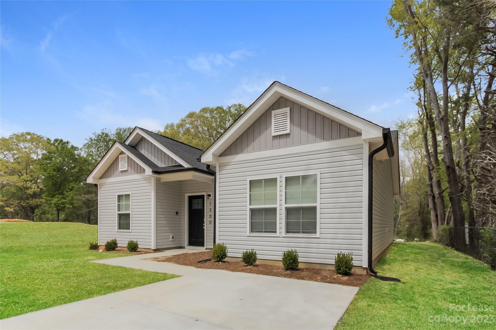 Property image 1 at 1300 Walnut Avenue, Gastonia, NC 28052