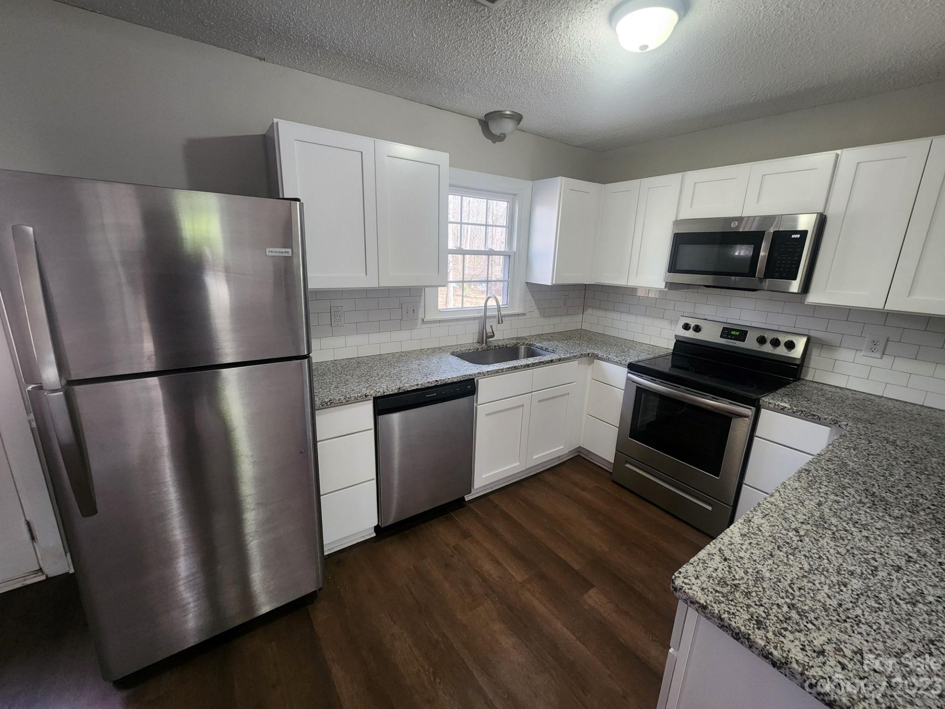 8404 Red Lantern Road