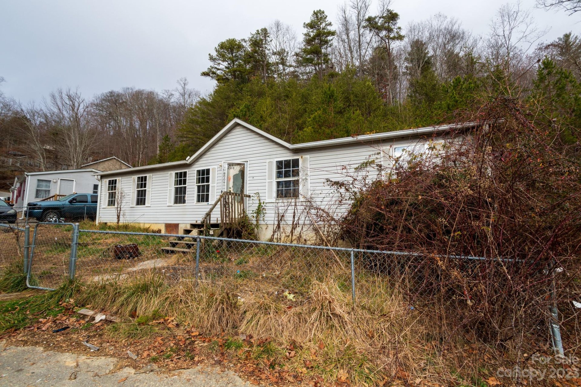 Property image 1 at 518 Primrose Drive, Asheville, NC 28806