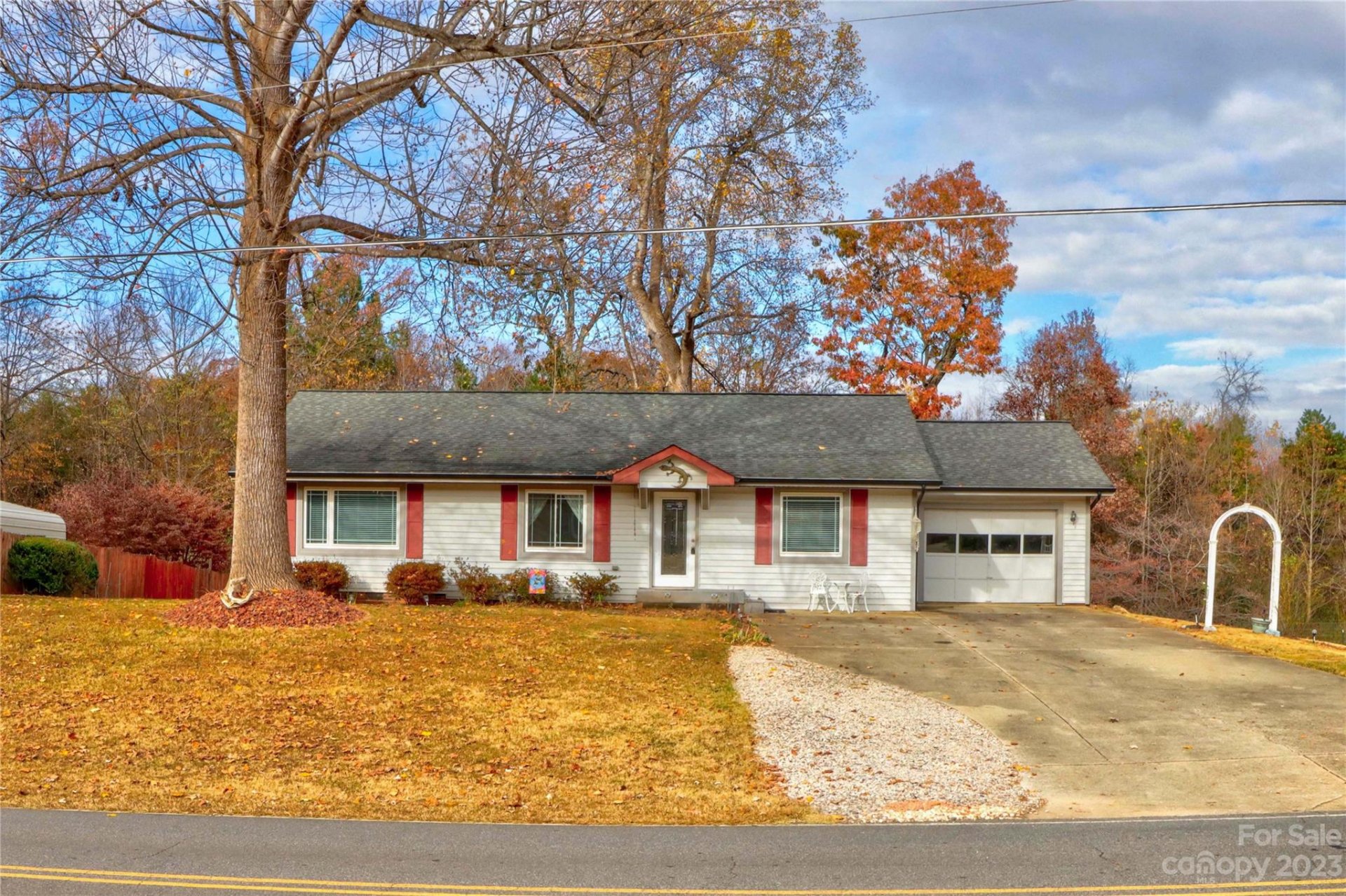 Property image 1 at 122 Spring Shore Road, Statesville, NC 28677