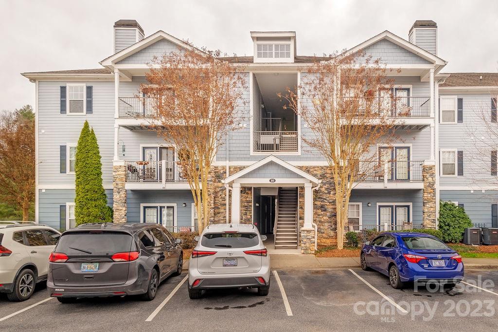 Property image 1 at 100 Vista Lake Drive, Candler, NC 28715