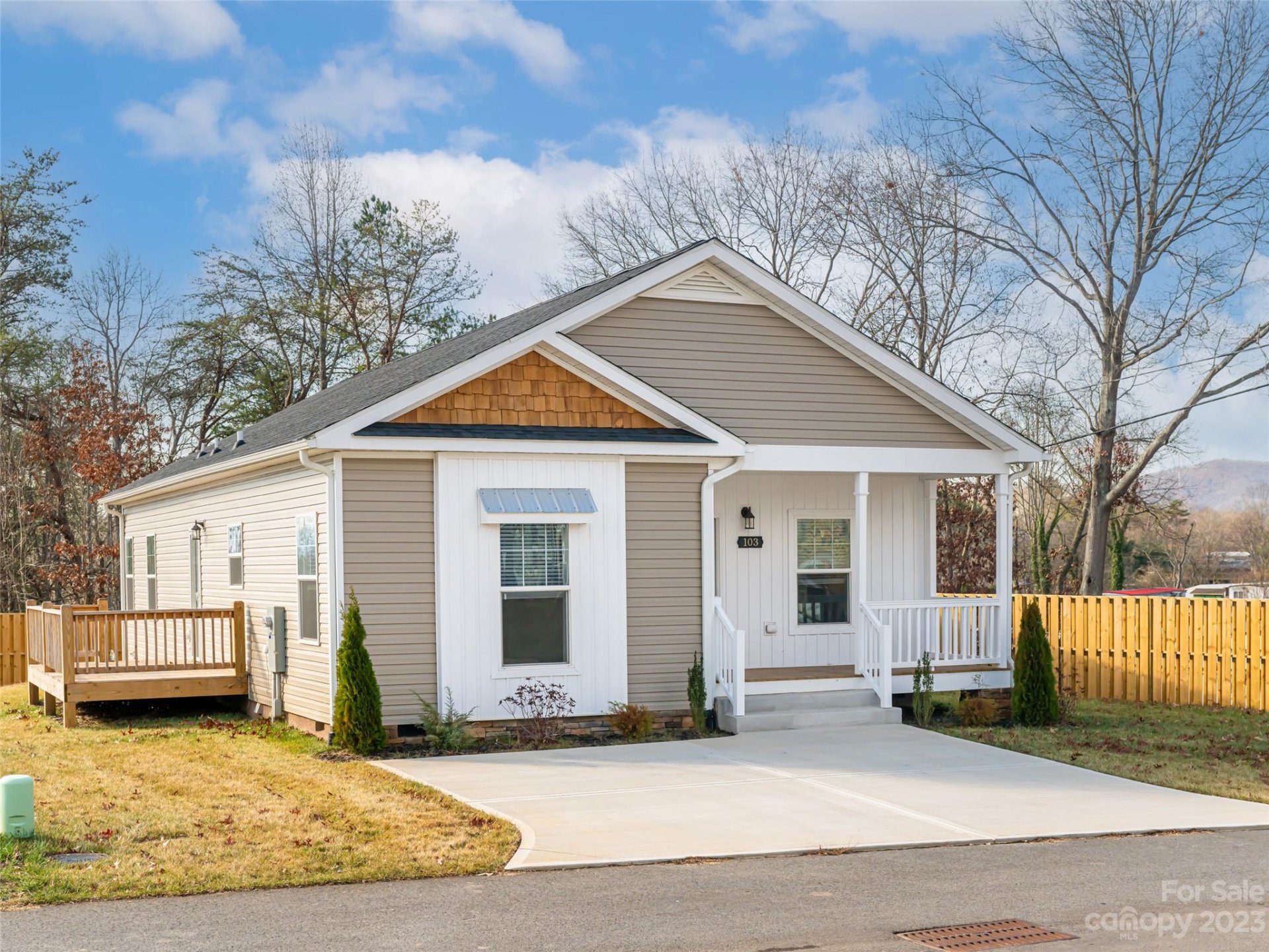 Property image 1 at 103 Bellamy Road, Asheville, NC 28806