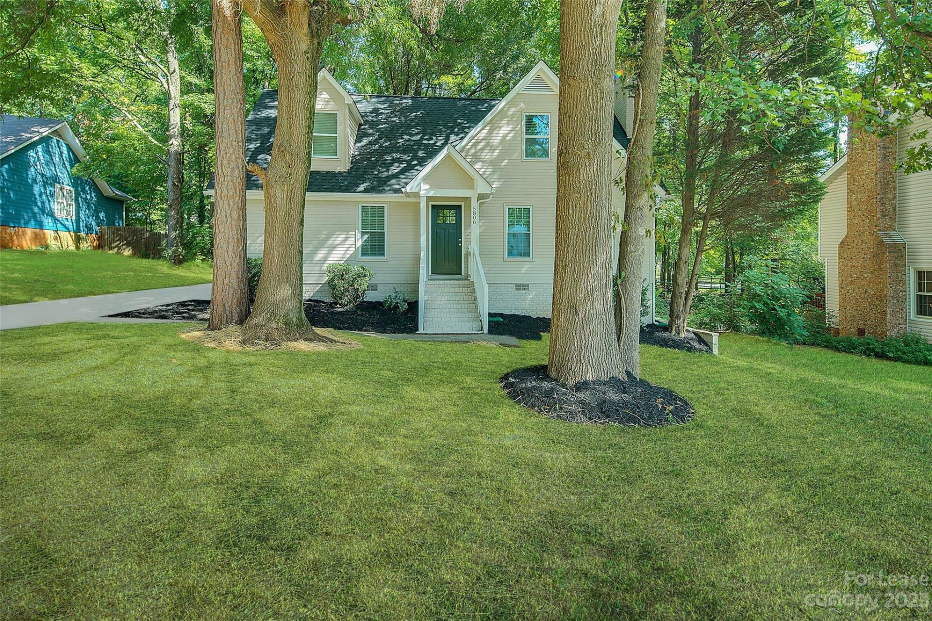 Property image 1 at 5806 Katrine Court, Charlotte, NC 28208