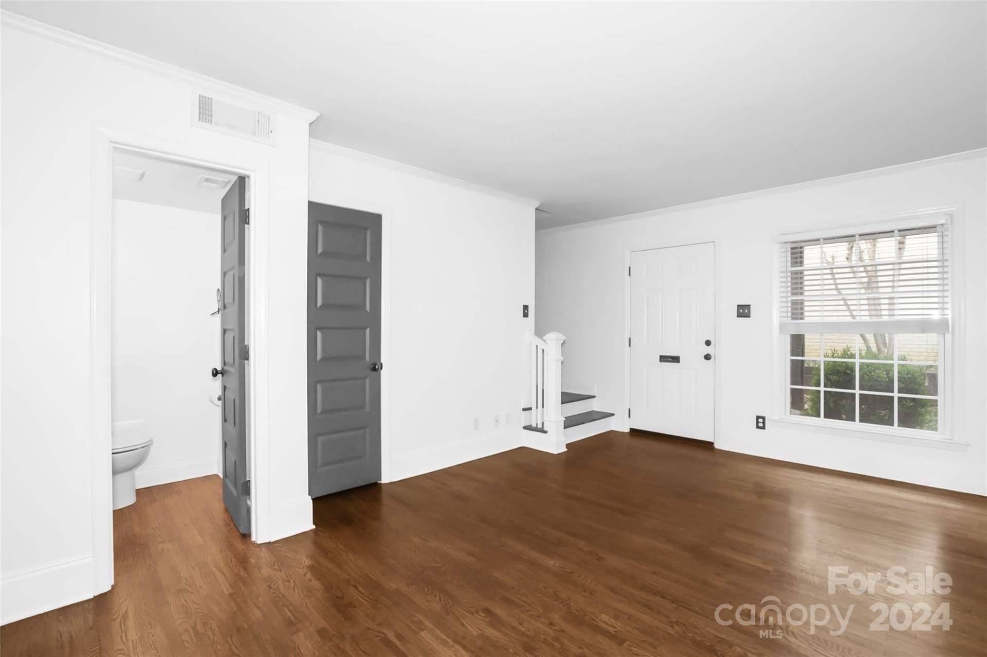 1215 Pinecrest Avenue