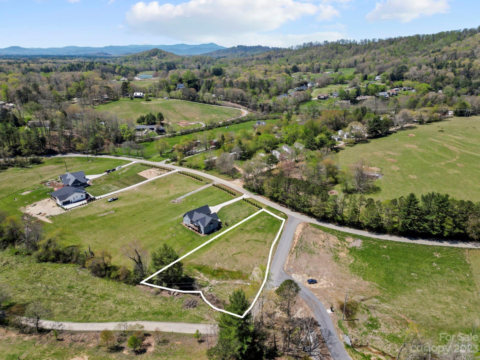 Property image 1 at 9 Robey Drive, Fletcher, NC 28732