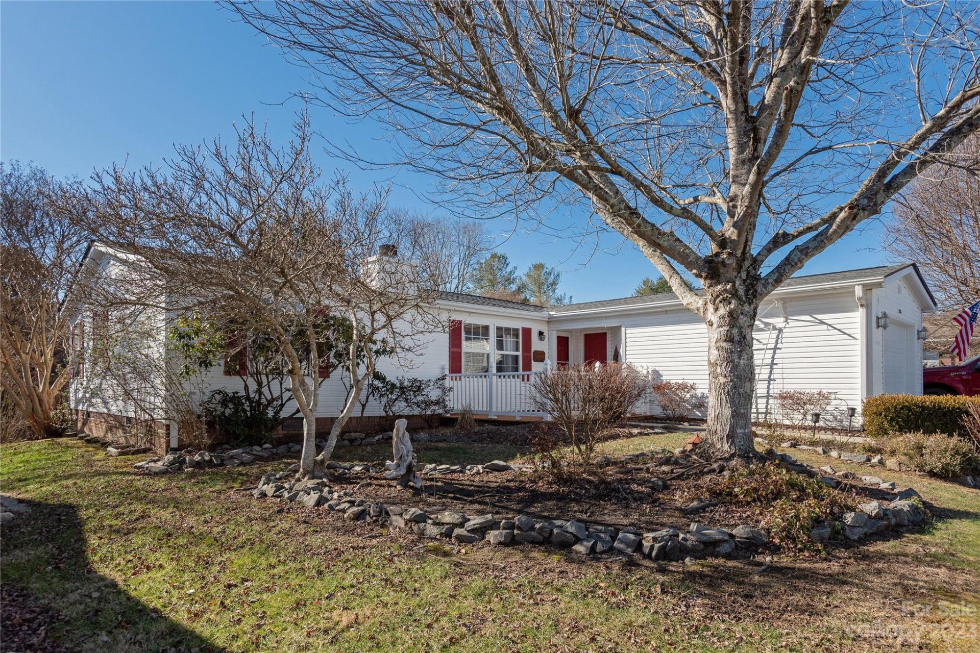 Property image 1 at 208 Riverwind Drive, Hendersonville, NC 28739