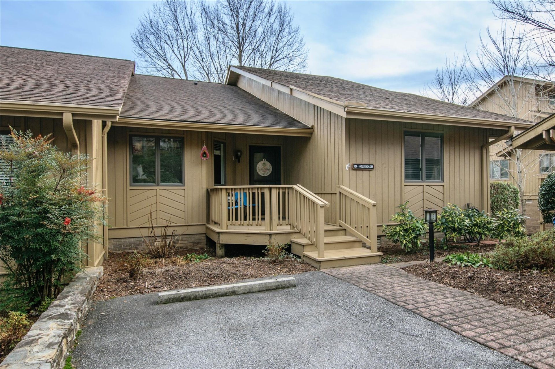 Property image 1 at 504 Live Oak Lane, Hendersonville, NC 28791