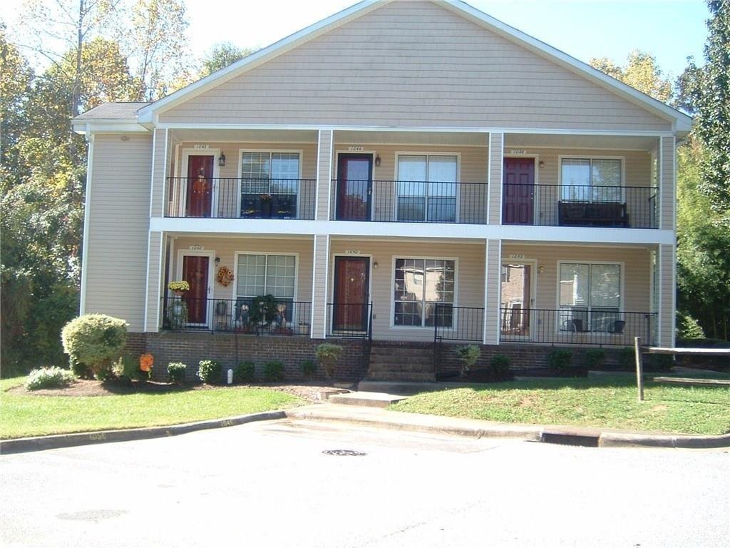 Property image 1 at 1052 Surry Lane, Gastonia, NC 28054