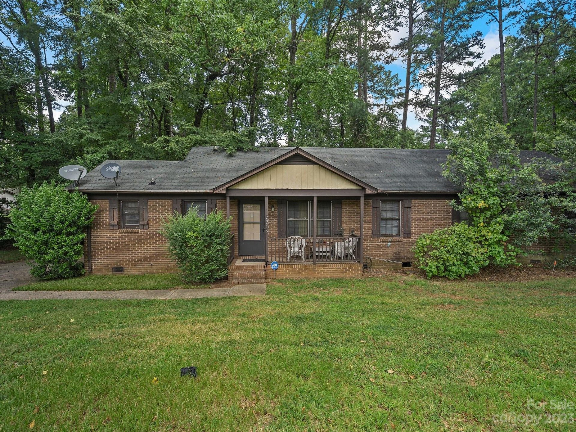 Property image 1 at 1060 Pineborough Road, Charlotte, NC 28212