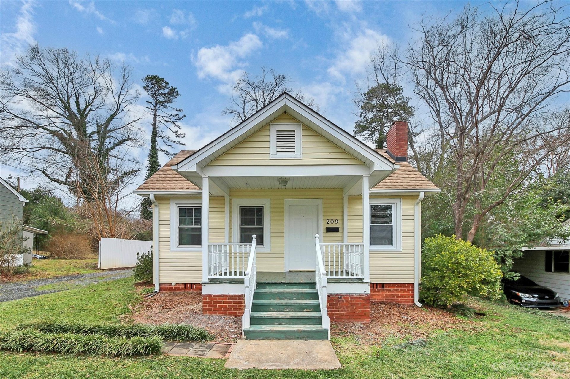 Property image 1 at 209 Oakdale Street, Gastonia, NC 28052