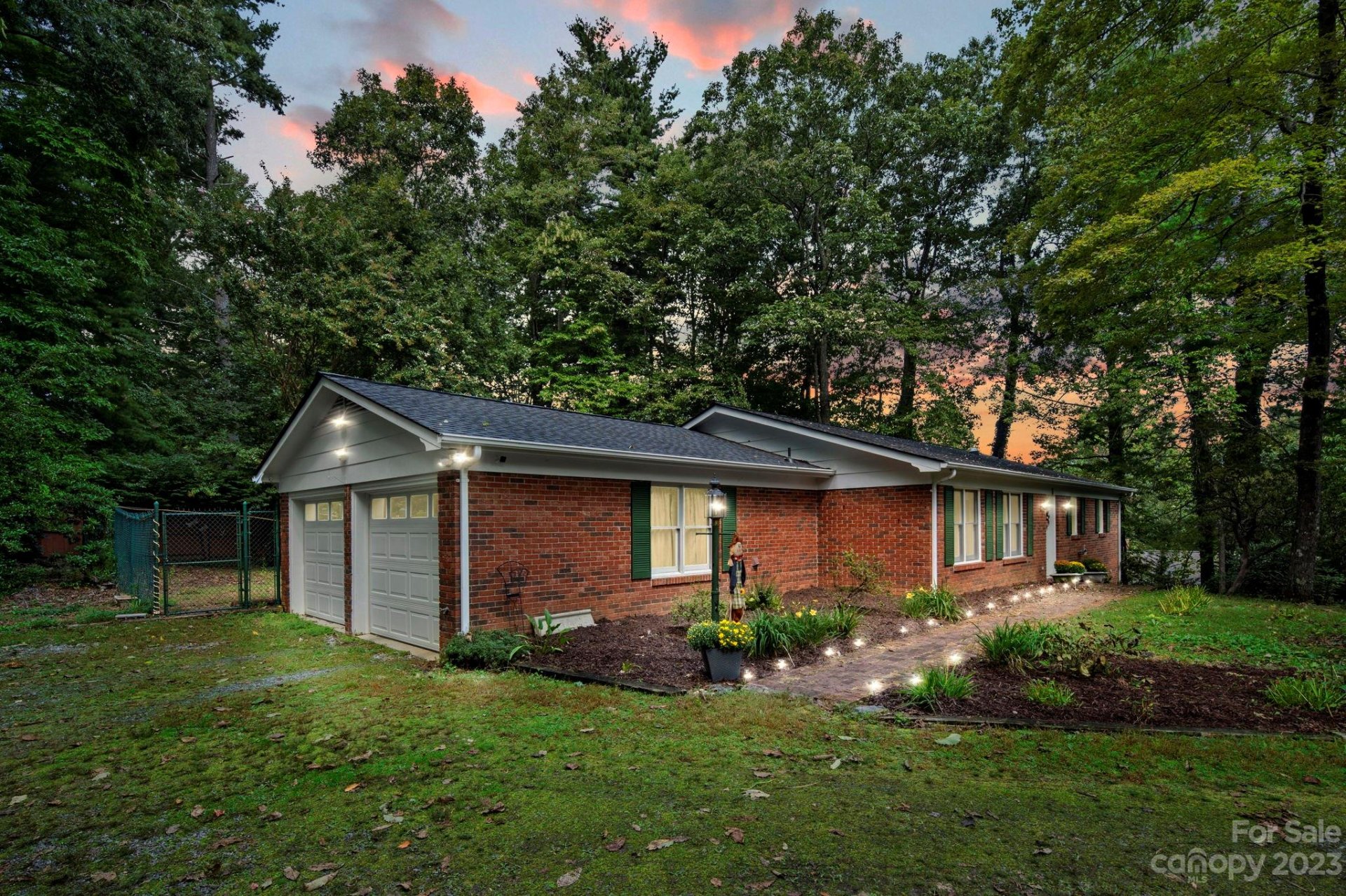 Property image 1 at 7 Galax Lane, Hendersonville, NC 28791