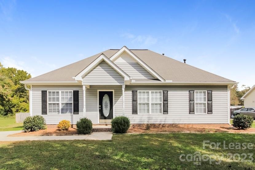 Property image 1 at 711 White Oak Lane, Matthews, NC 28104