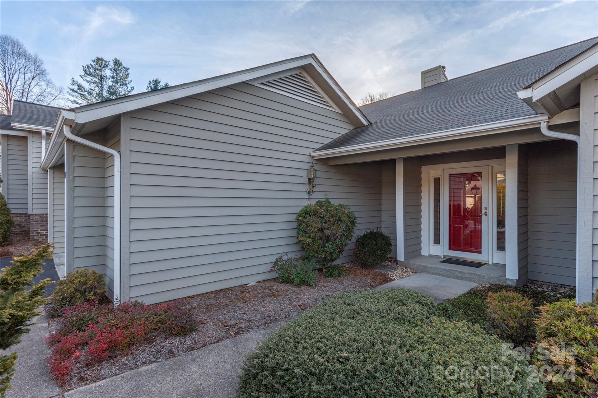 Property image 2 at 40 Cedarcliff Circle, Asheville, NC 28803