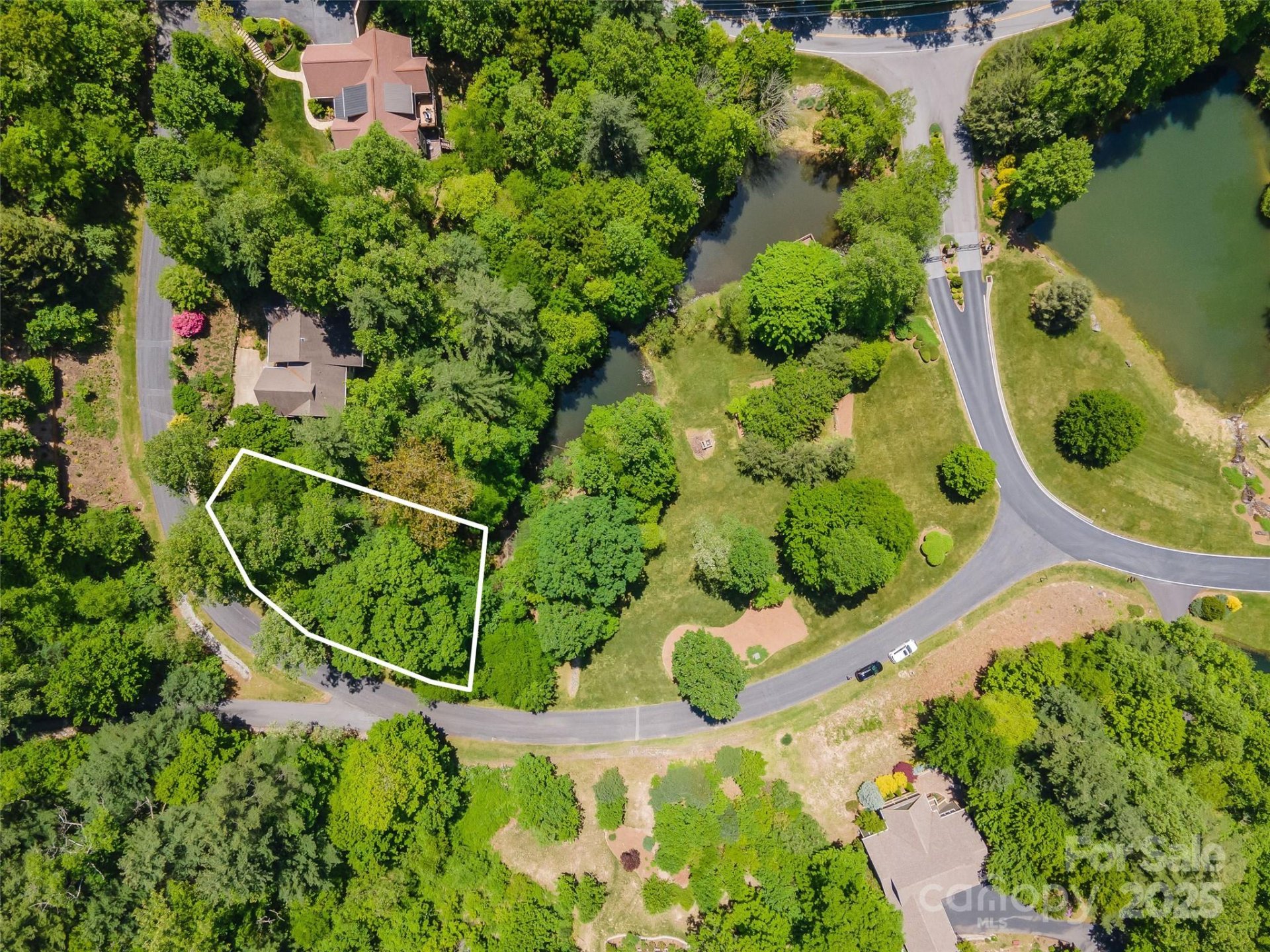 Property image 3 at 98 Flameleaf Lane, Hendersonville, NC 28739