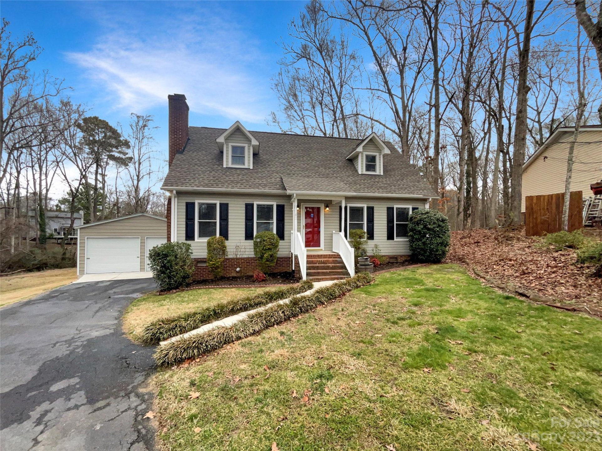 4876 Hickory Nut Court