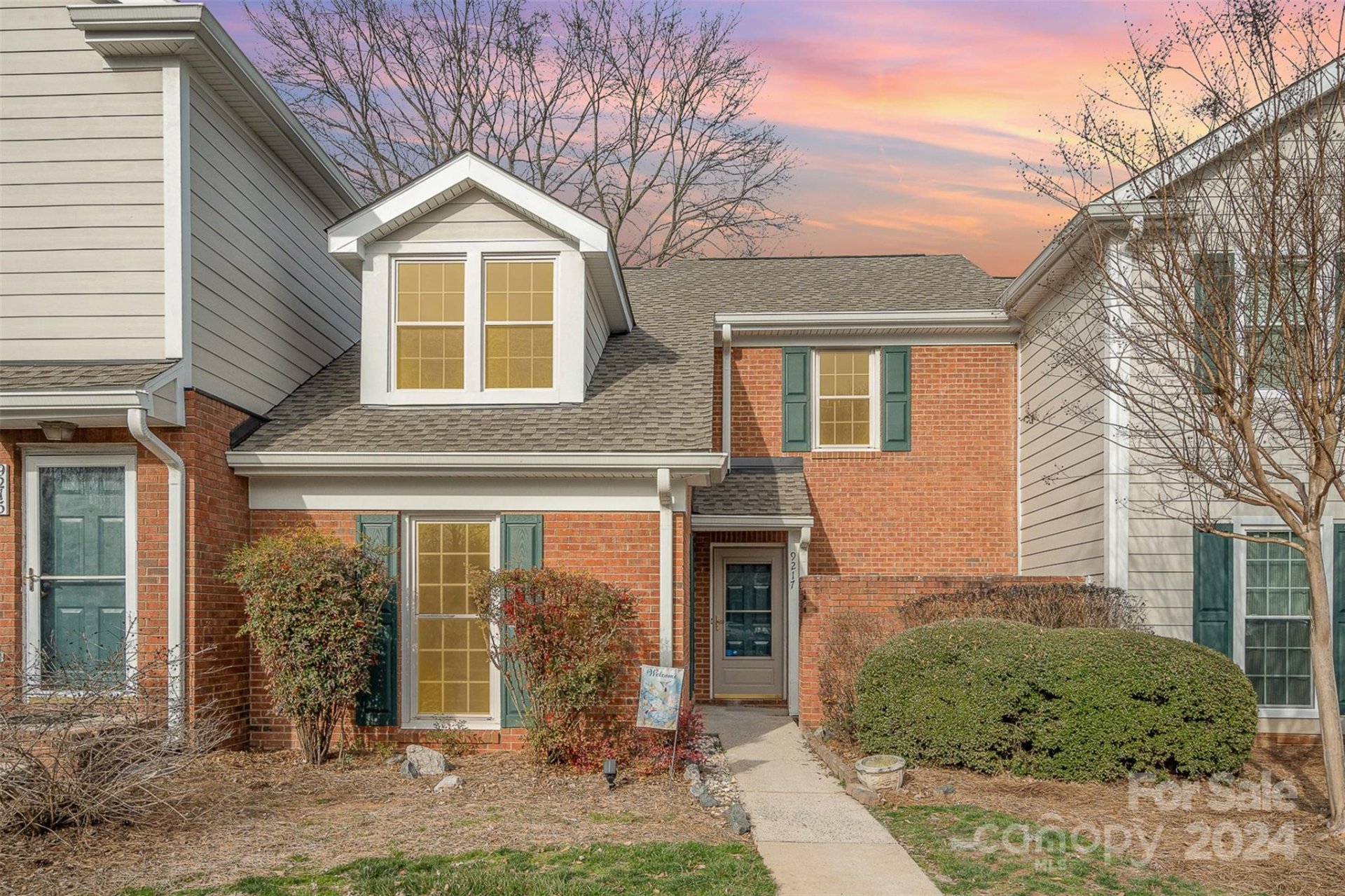 9217 N Vicksburg Park Court