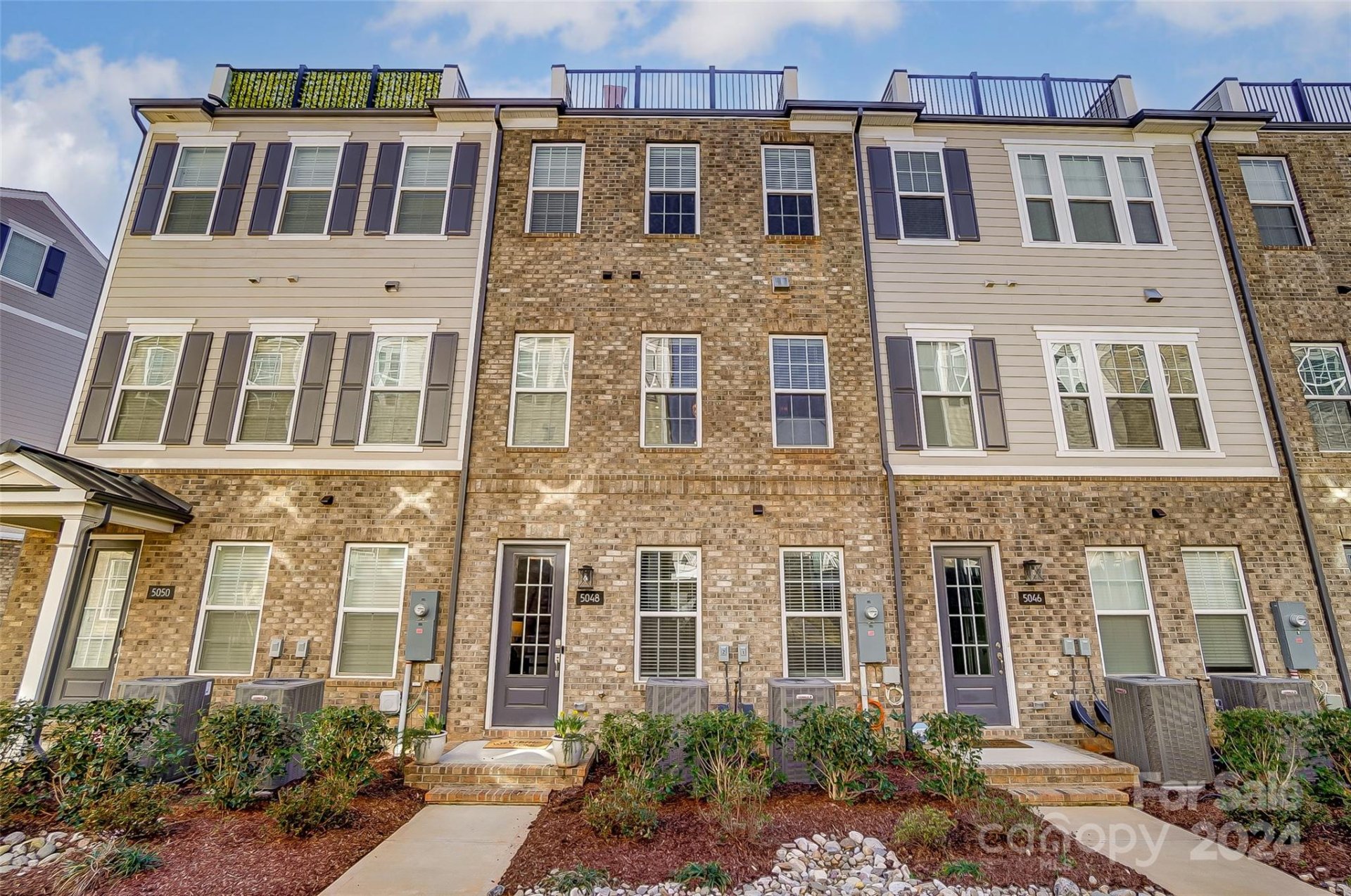 Property image 1 at 5048 Harrowsmith Lane, Charlotte, NC 28204