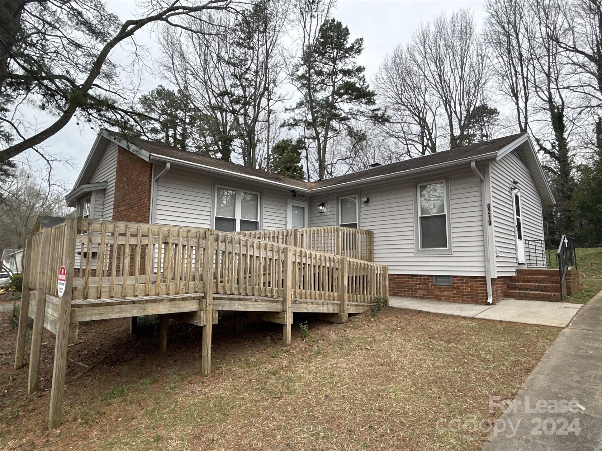 Property image 1 at 6219 Old Meadow Road, Charlotte, NC 28227