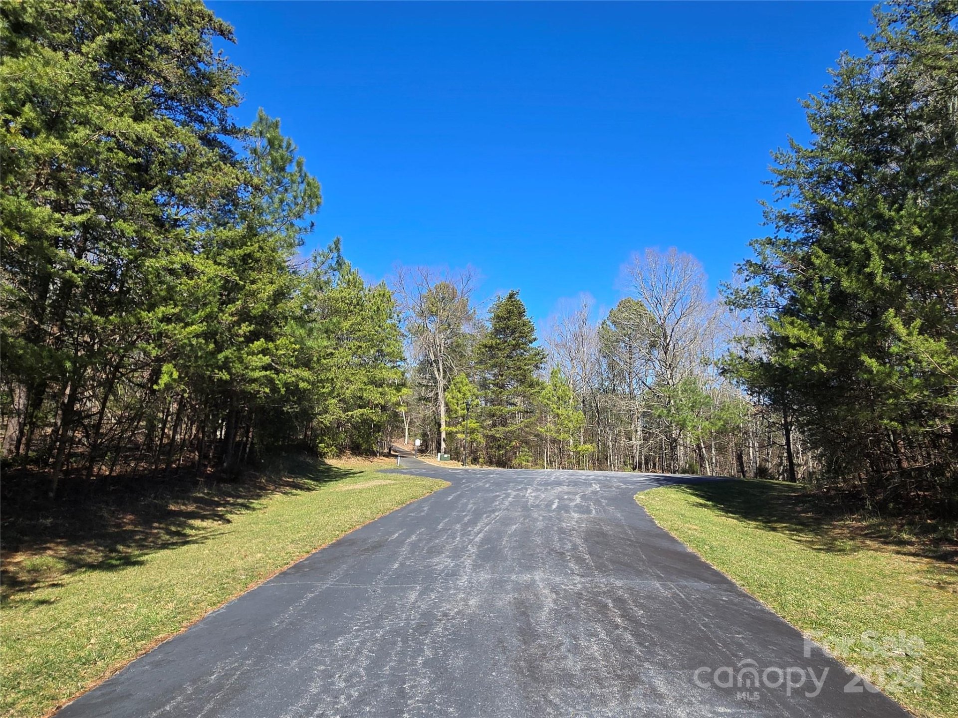 Property image 2 at 183 Bayview Court, Badin Lake, NC 28127