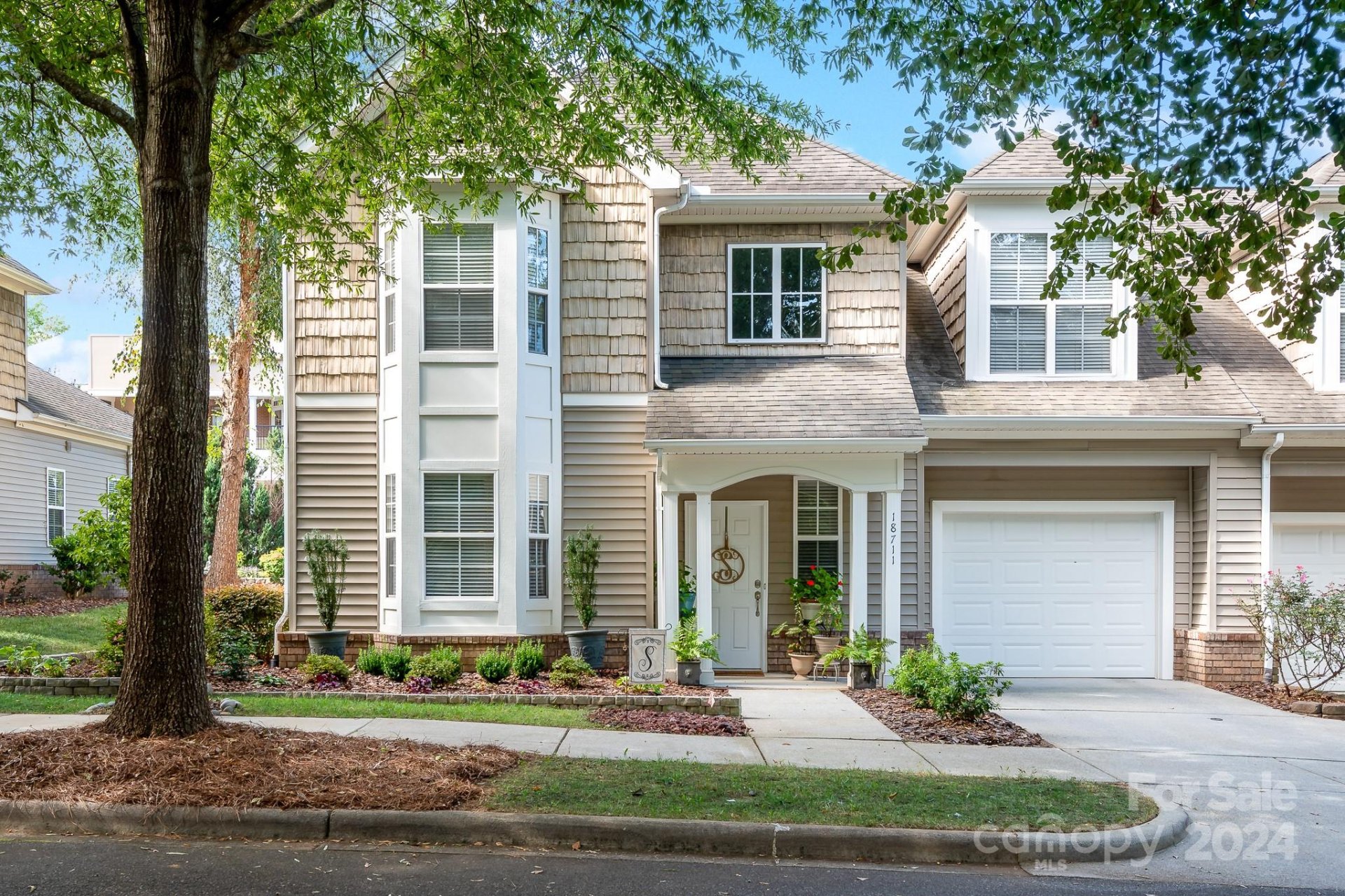 Property image 1 at 18711 Cloverstone Circle, Cornelius, NC 28031