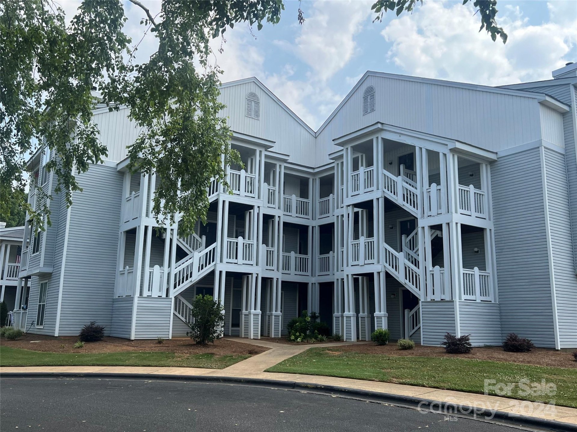 11 Hamiltons Bay Court