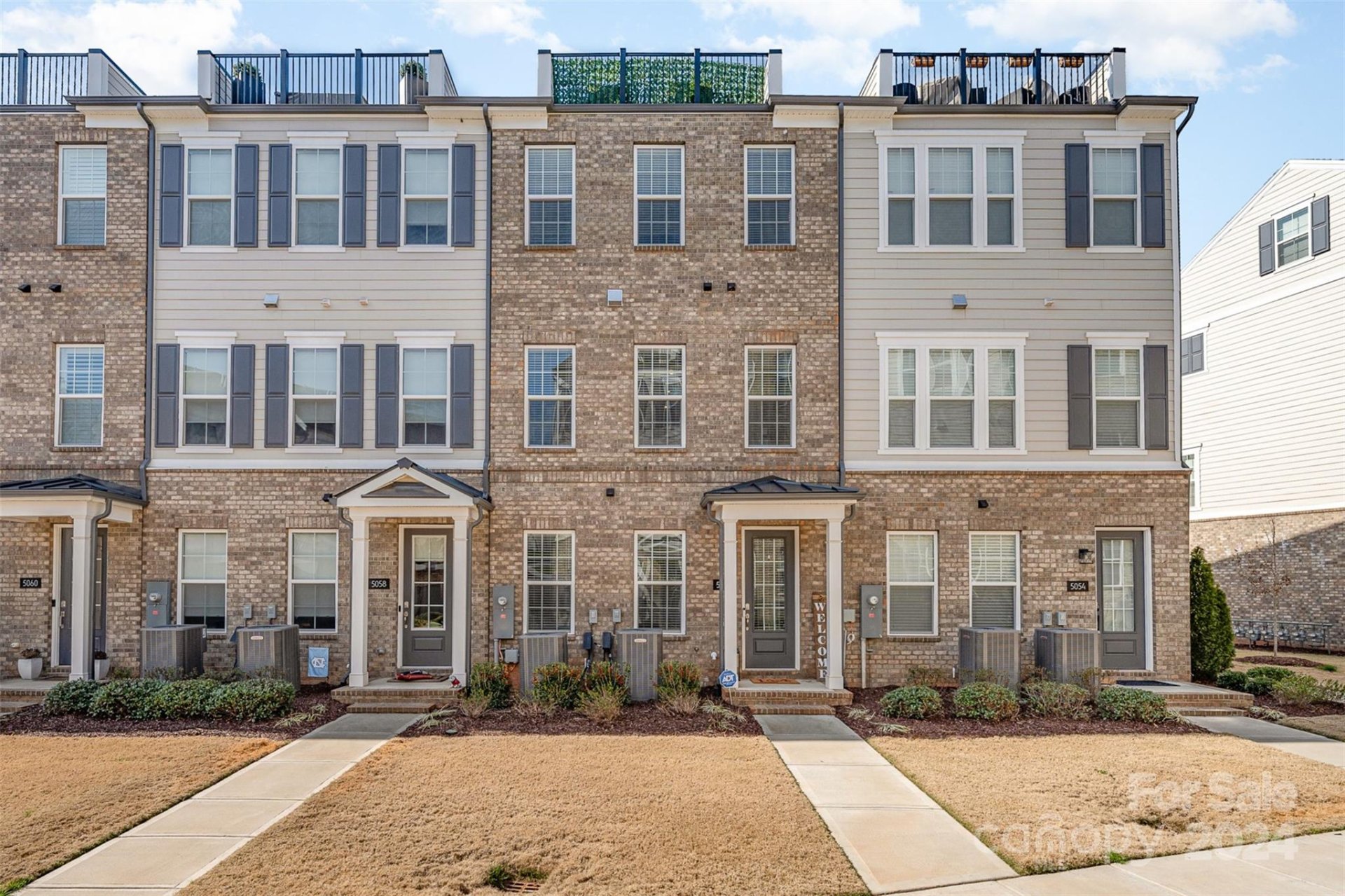 Property image 1 at 5056 Harrowsmith Lane, Charlotte, NC 28204