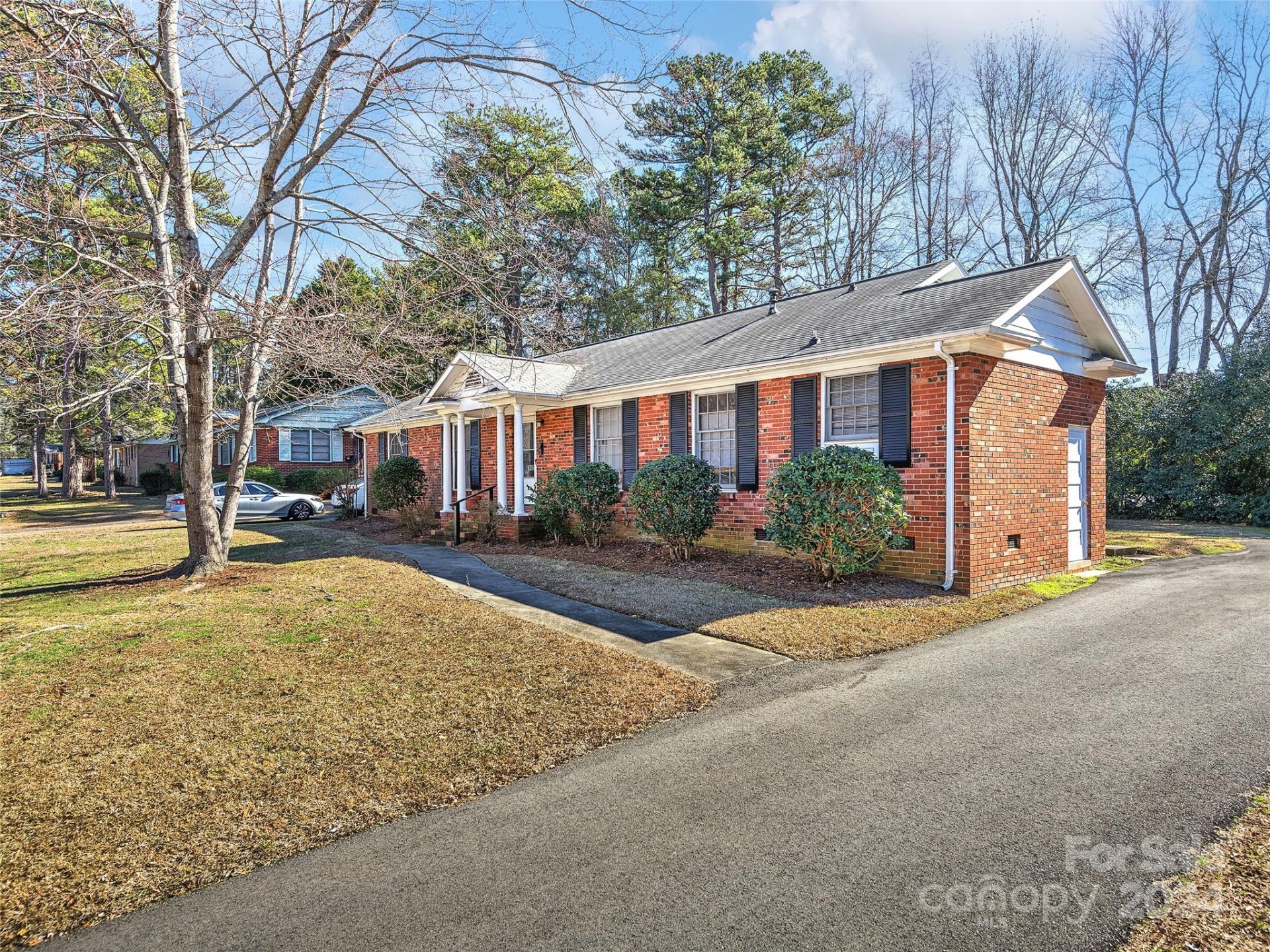 Property image 1 at 1426 Woodhill Lane, Charlotte, NC 28205