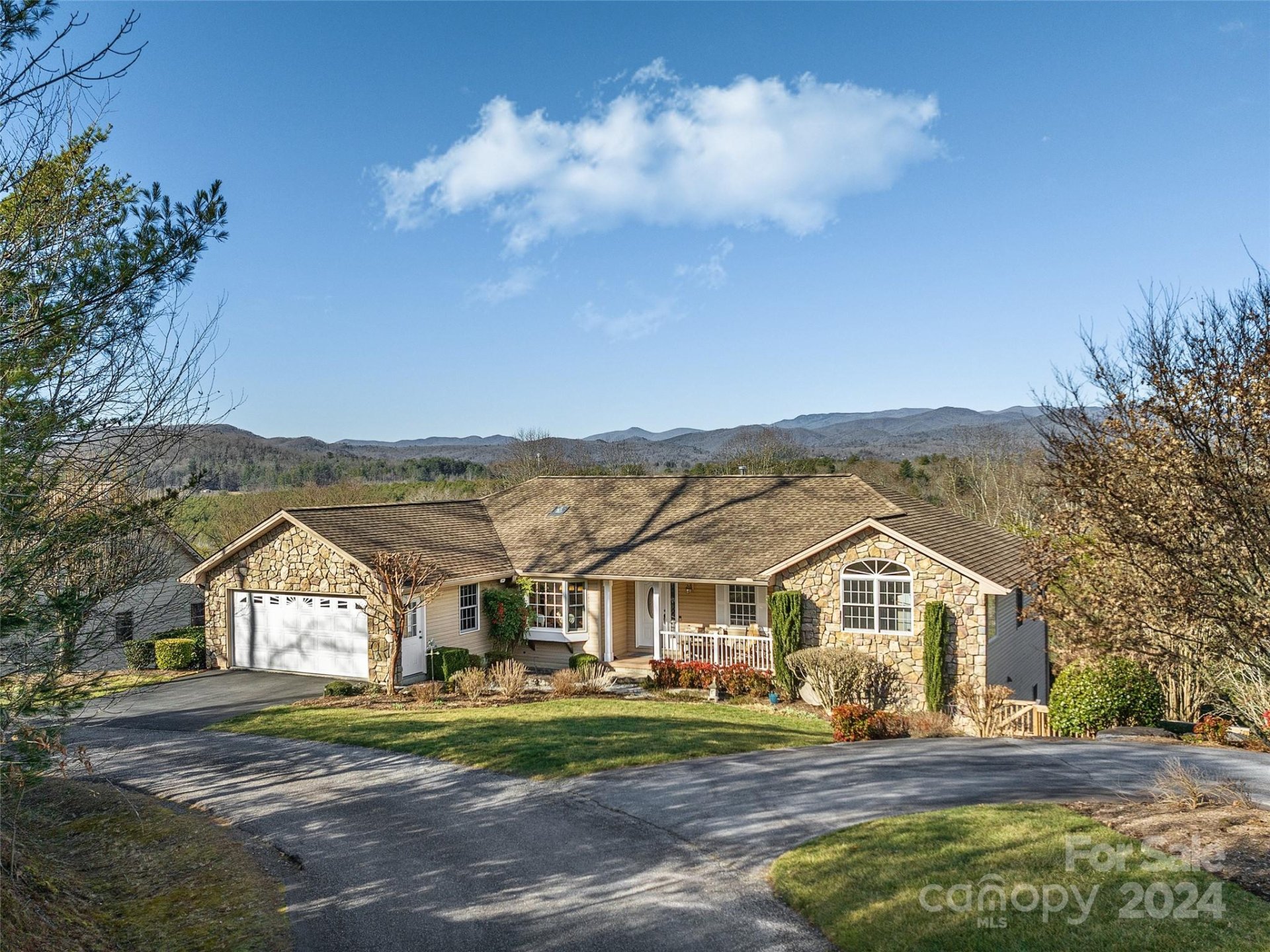 Property image 1 at 238 Circle Top Drive, Hendersonville, NC 28739